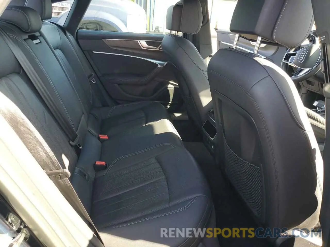 10 Photograph of a damaged car WAUR2AF21KN052210 AUDI A7 2019