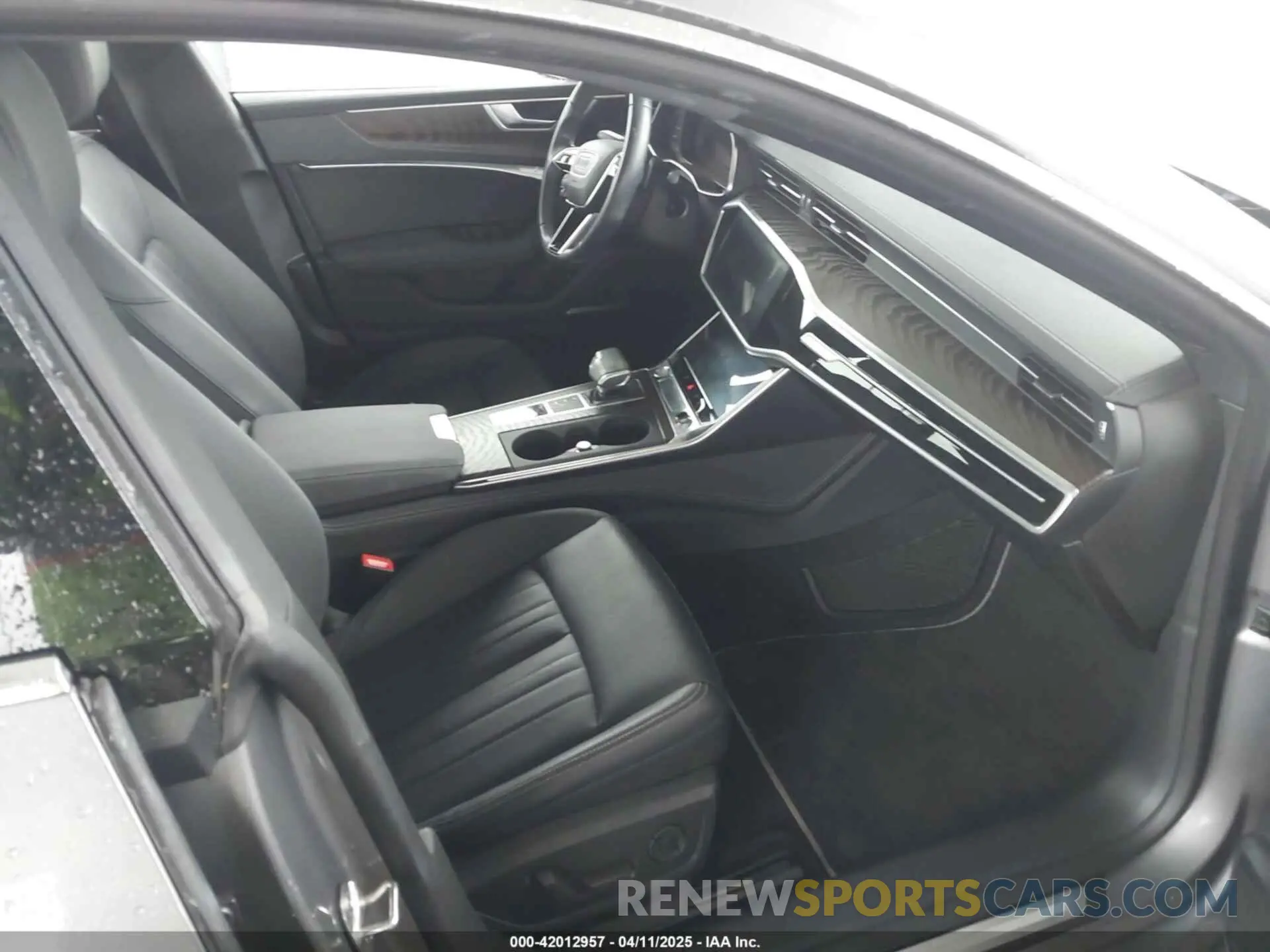5 Photograph of a damaged car WAUS2AF26KN096155 AUDI A7 2019