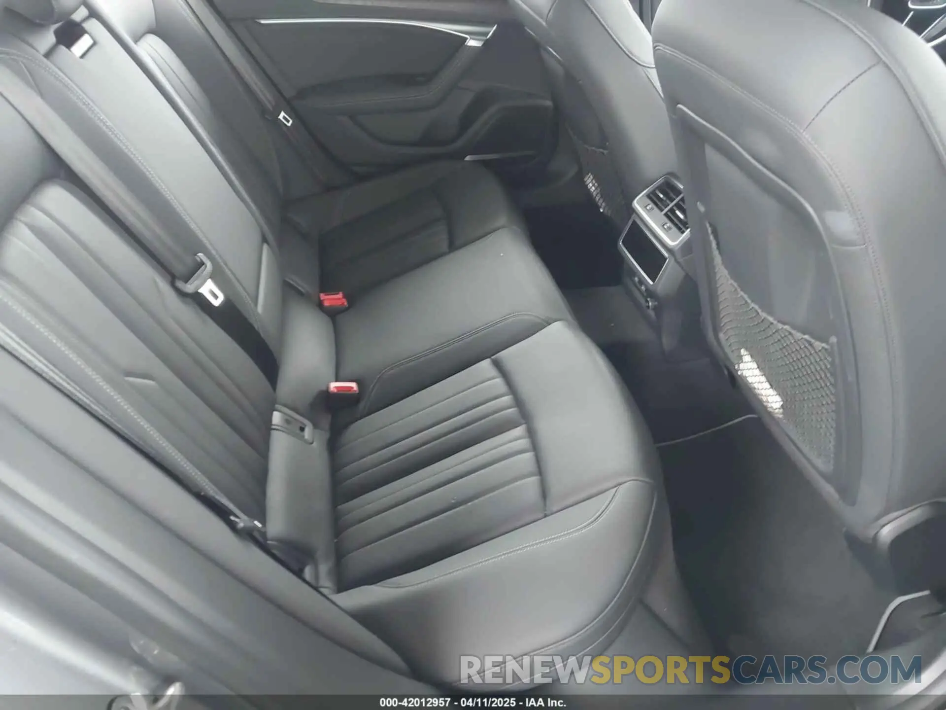 8 Photograph of a damaged car WAUS2AF26KN096155 AUDI A7 2019