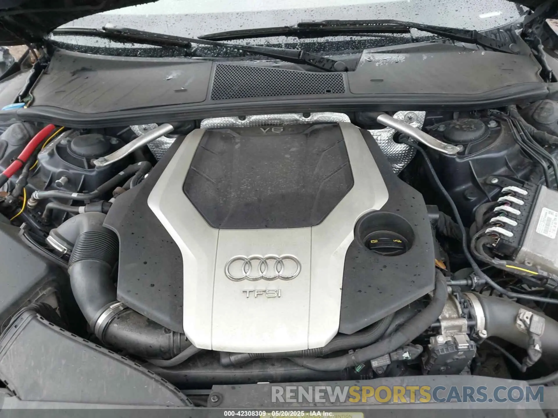 10 Photograph of a damaged car WAUU2AF21KN027334 AUDI A7 2019