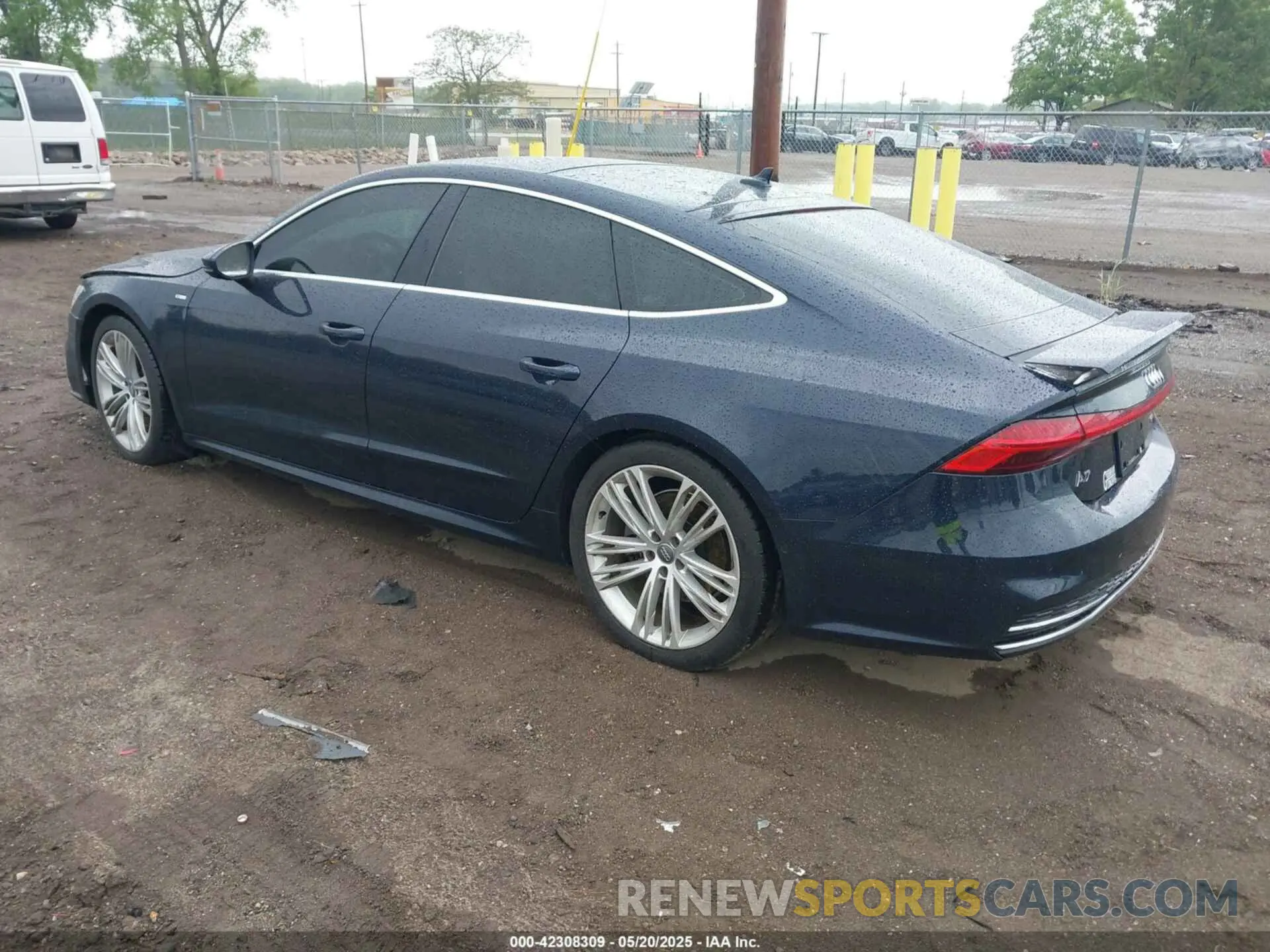 3 Photograph of a damaged car WAUU2AF21KN027334 AUDI A7 2019