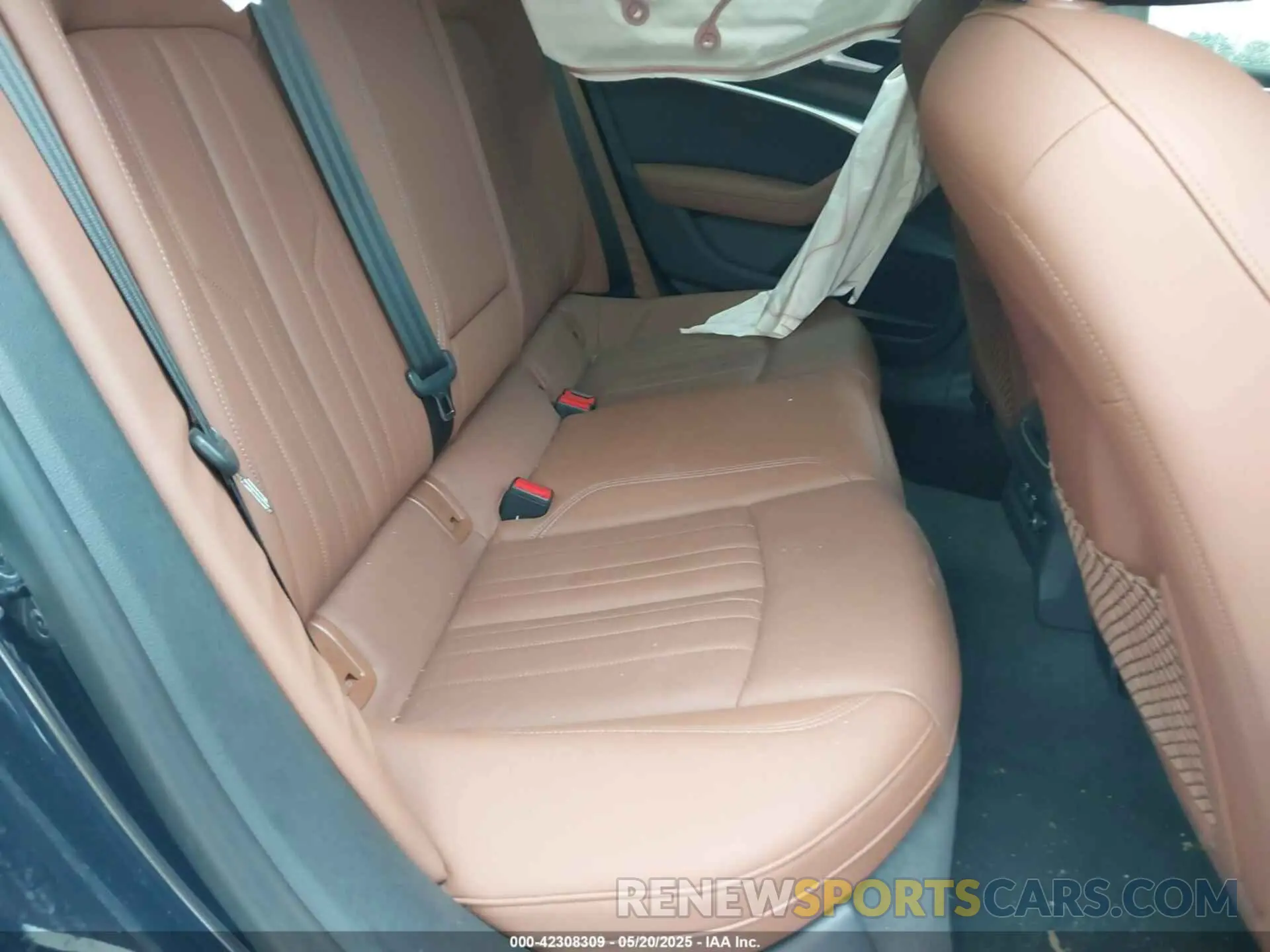 8 Photograph of a damaged car WAUU2AF21KN027334 AUDI A7 2019