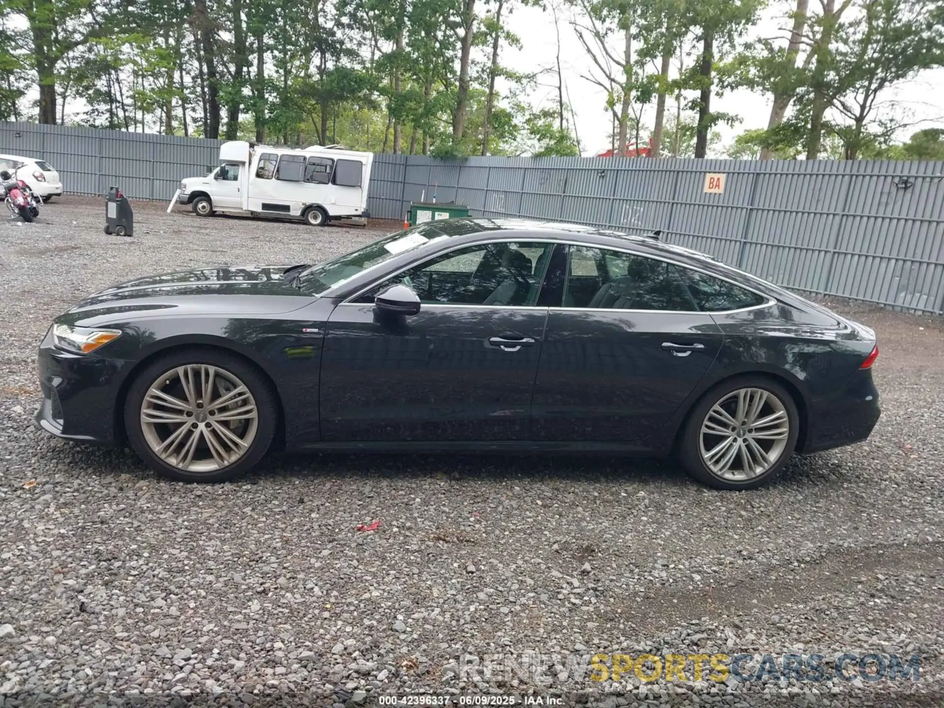 14 Photograph of a damaged car WAUU2AF21KN087095 AUDI A7 2019