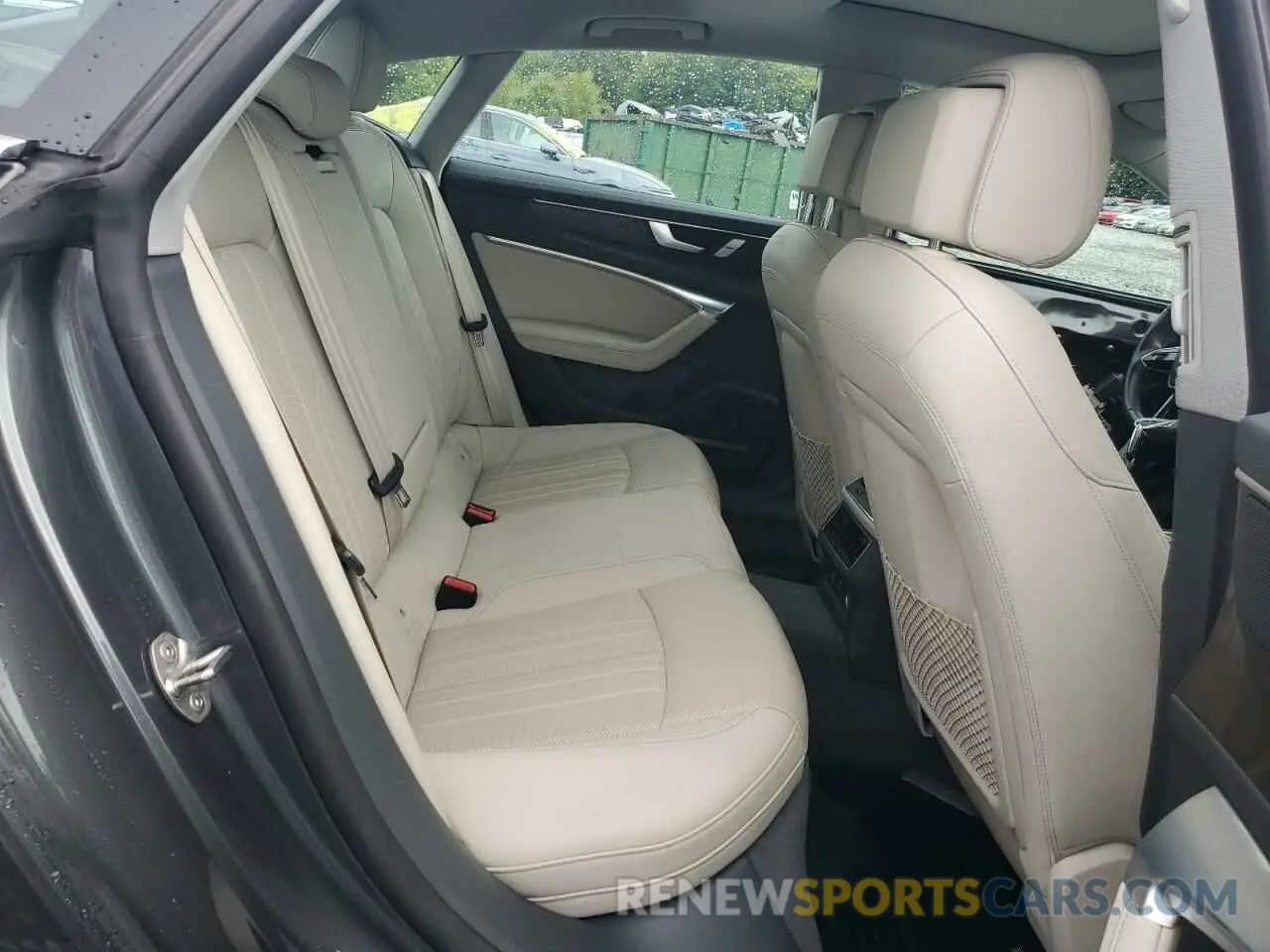 10 Photograph of a damaged car WAUU2AF22KN031814 AUDI A7 2019
