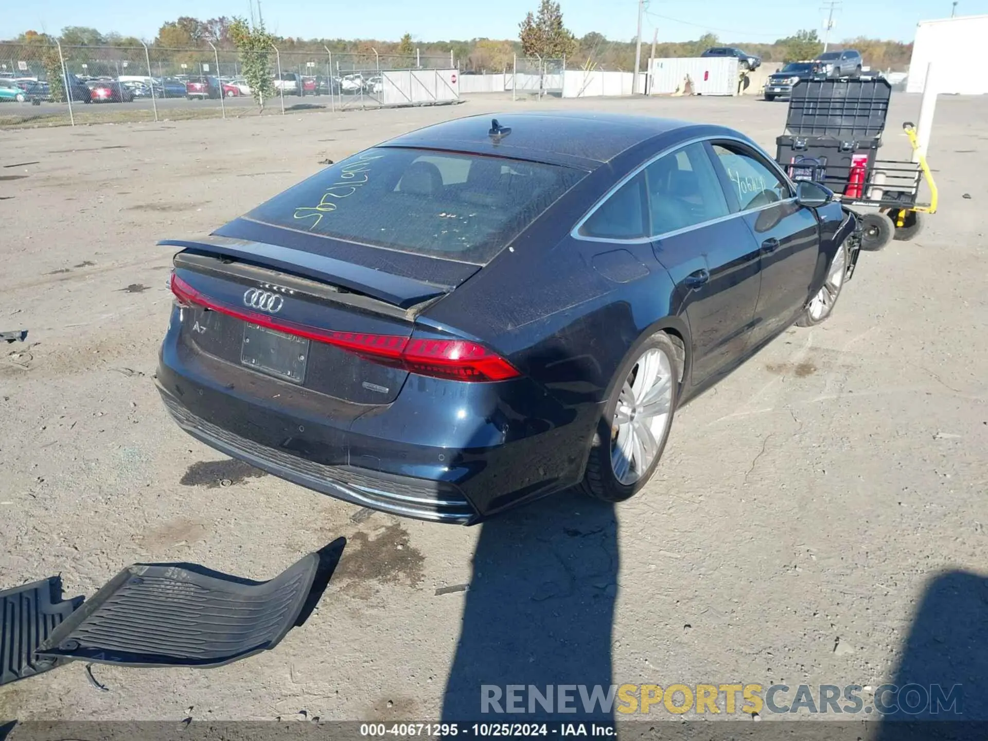 4 Photograph of a damaged car WAUU2AF25KN041379 AUDI A7 2019