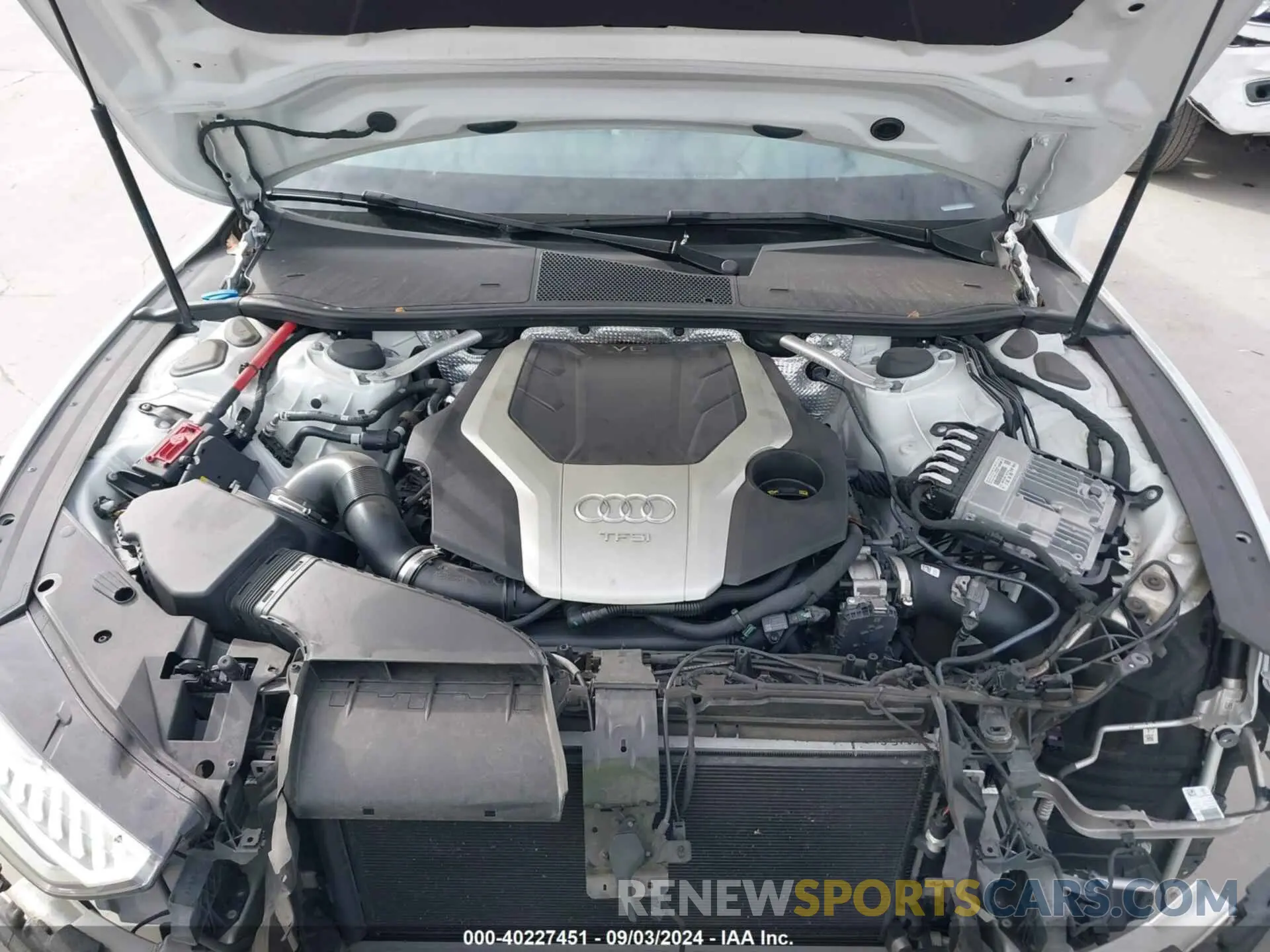 10 Photograph of a damaged car WAUU2AF25KN070493 AUDI A7 2019