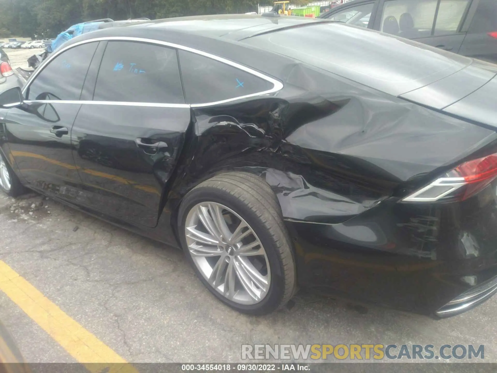 6 Photograph of a damaged car WAUU2AF26KN101427 AUDI A7 2019