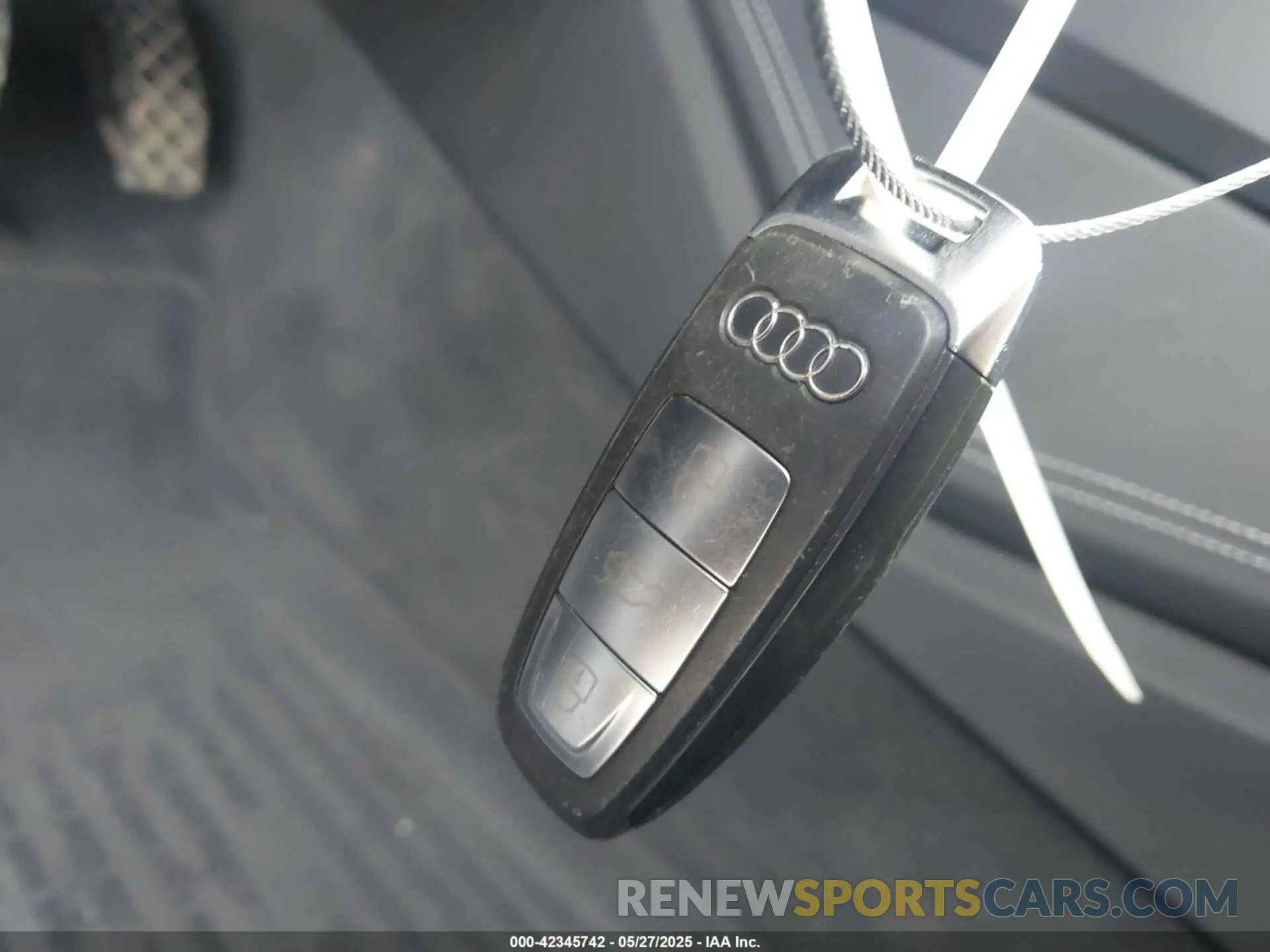 11 Photograph of a damaged car WAUU2AF2XKN026683 AUDI A7 2019