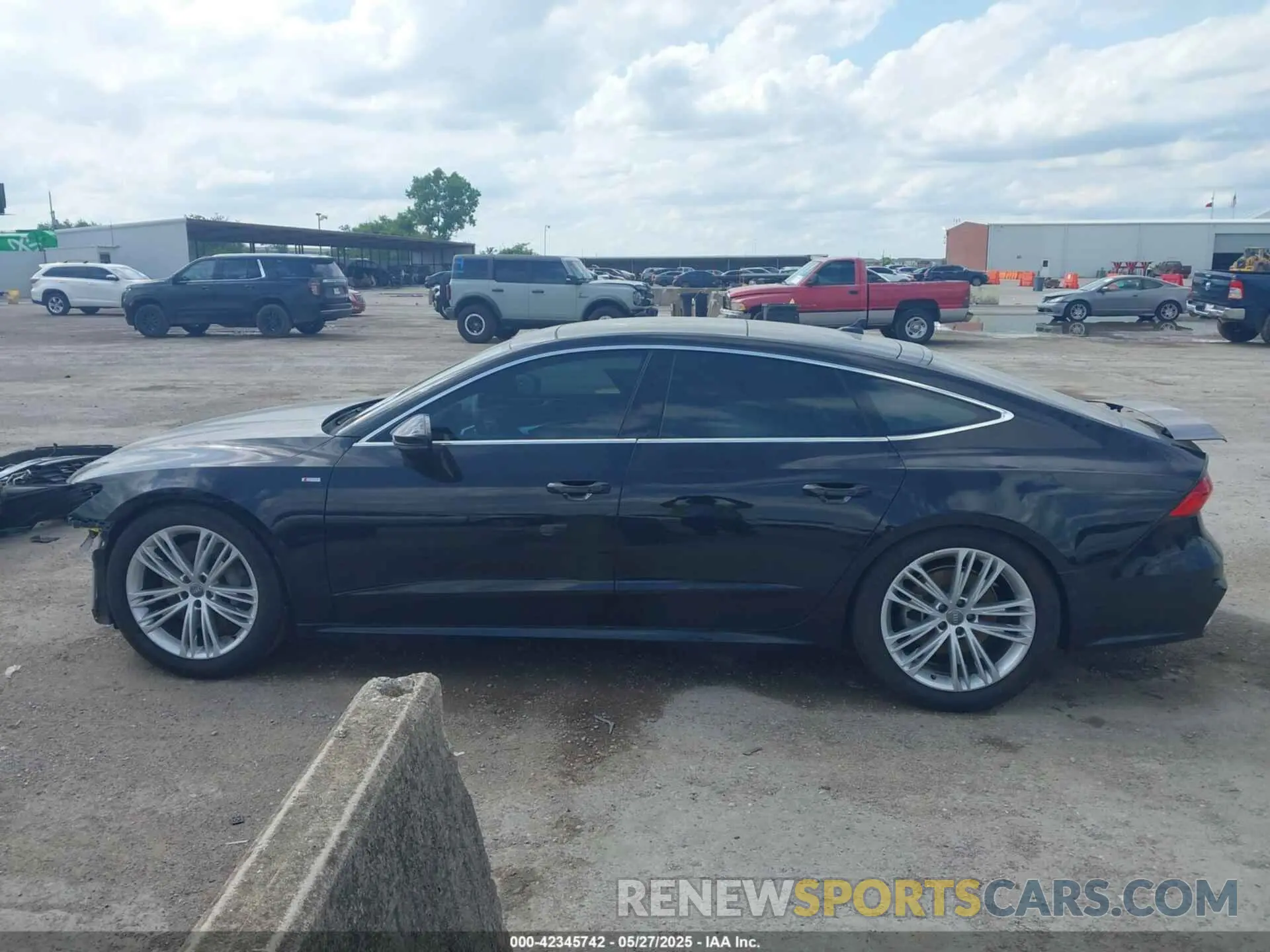 15 Photograph of a damaged car WAUU2AF2XKN026683 AUDI A7 2019
