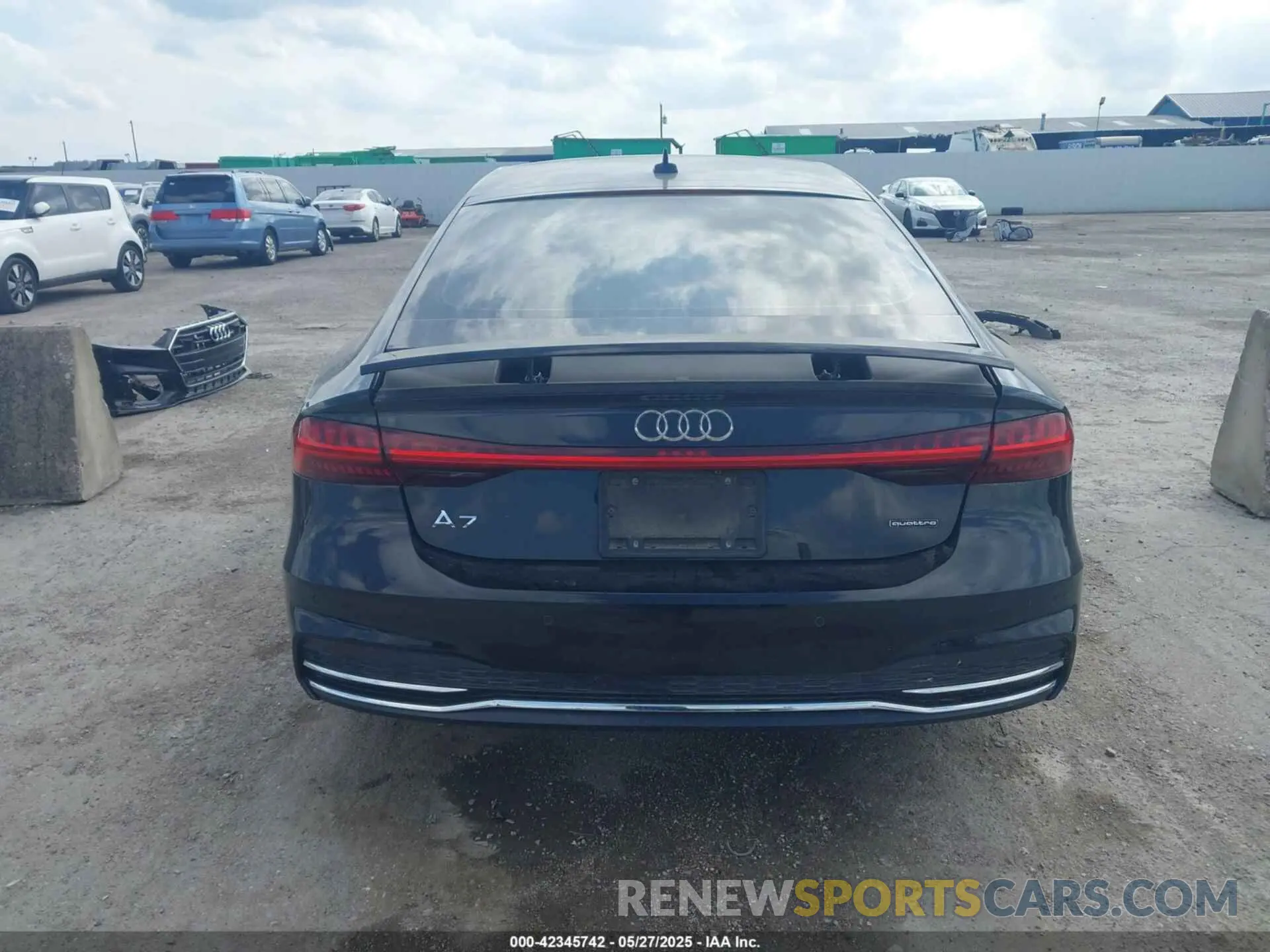 17 Photograph of a damaged car WAUU2AF2XKN026683 AUDI A7 2019