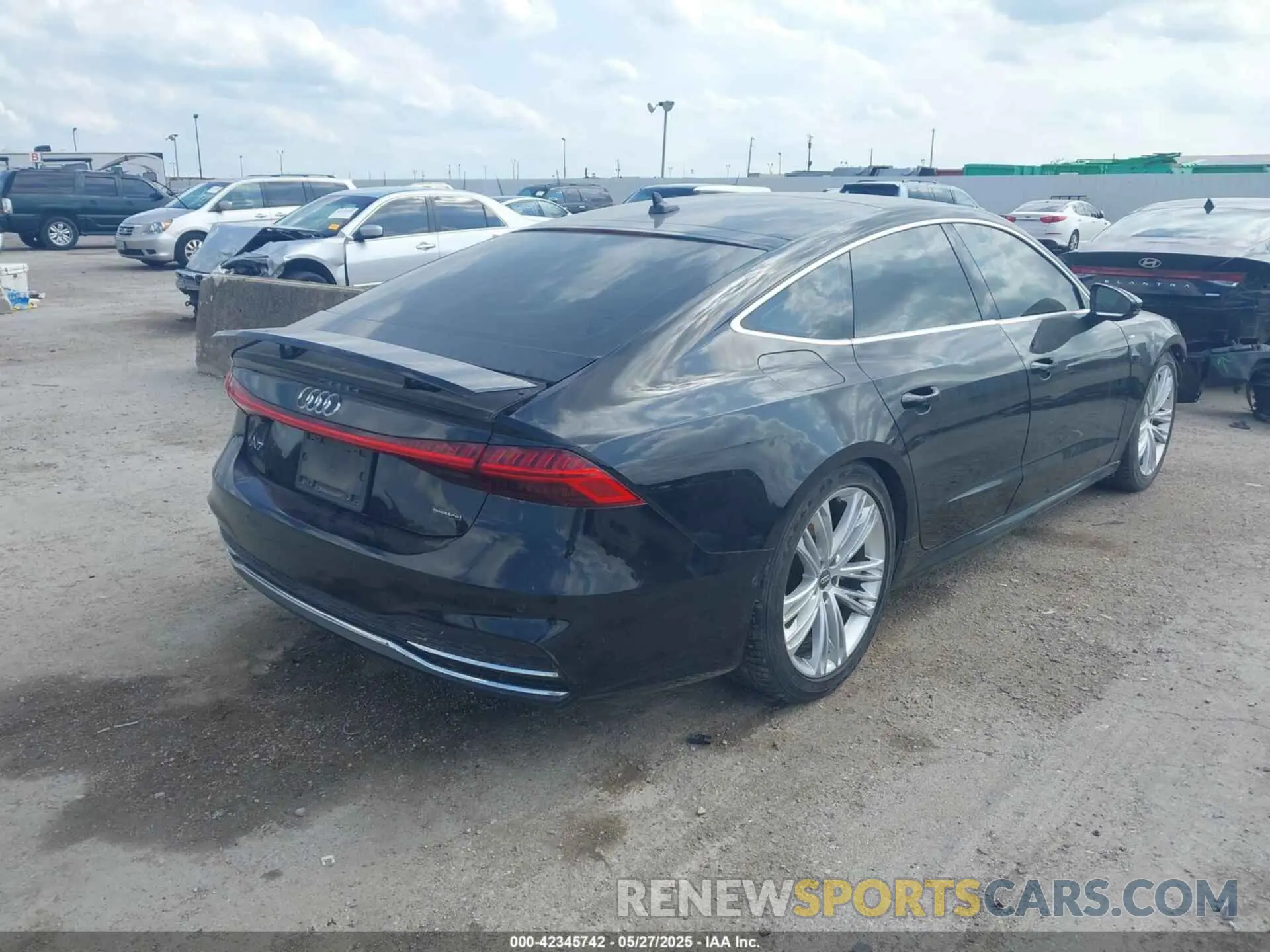 4 Photograph of a damaged car WAUU2AF2XKN026683 AUDI A7 2019