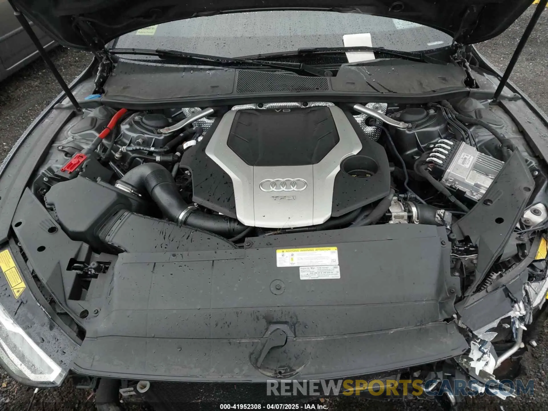 10 Photograph of a damaged car WAUV2AF21KN040153 AUDI A7 2019