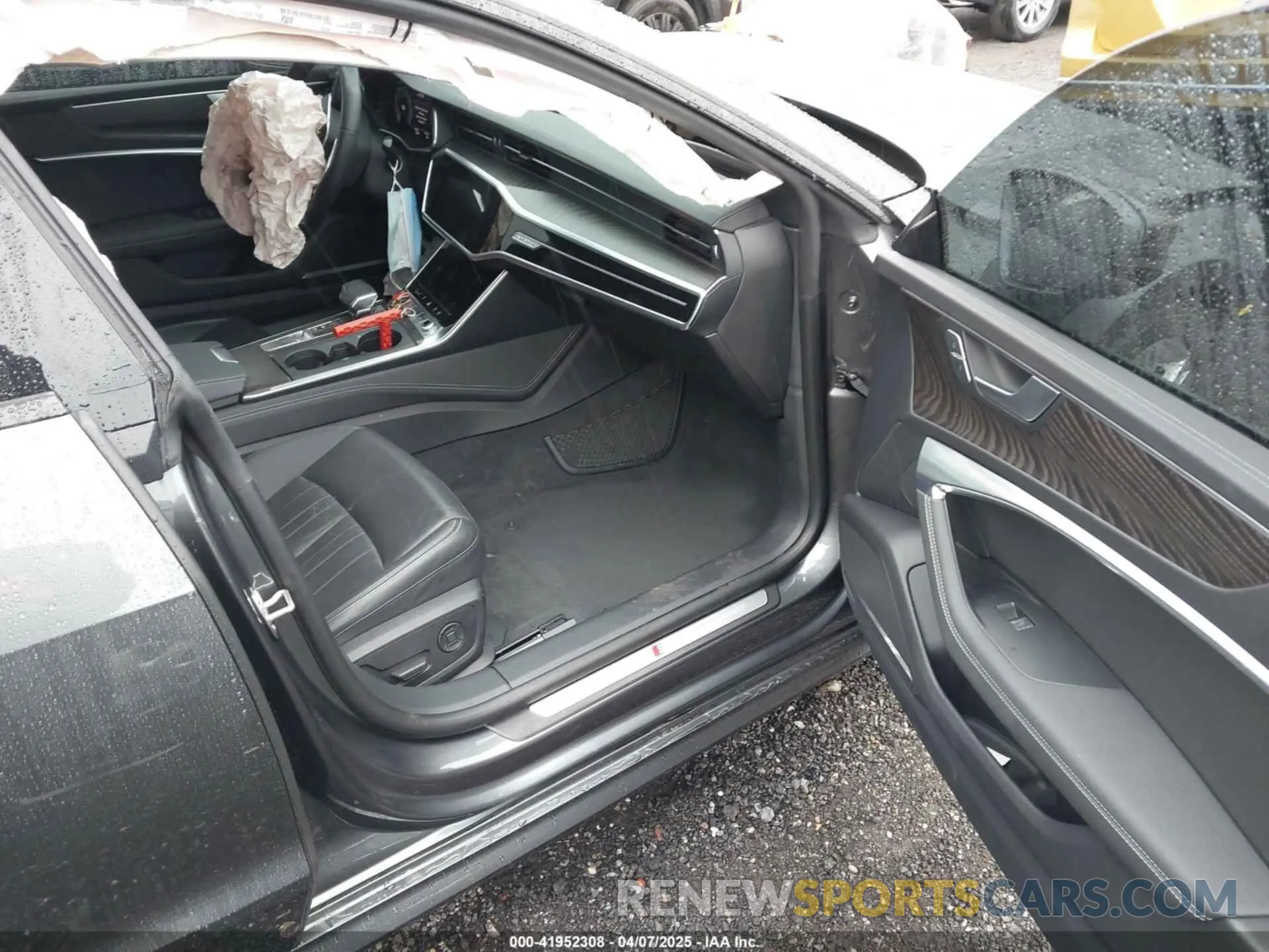 5 Photograph of a damaged car WAUV2AF21KN040153 AUDI A7 2019