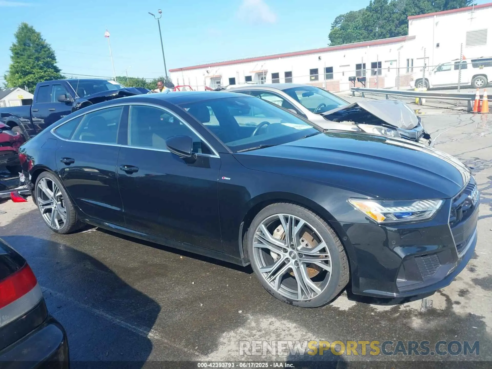 14 Photograph of a damaged car WAUV2AF21KN132315 AUDI A7 2019
