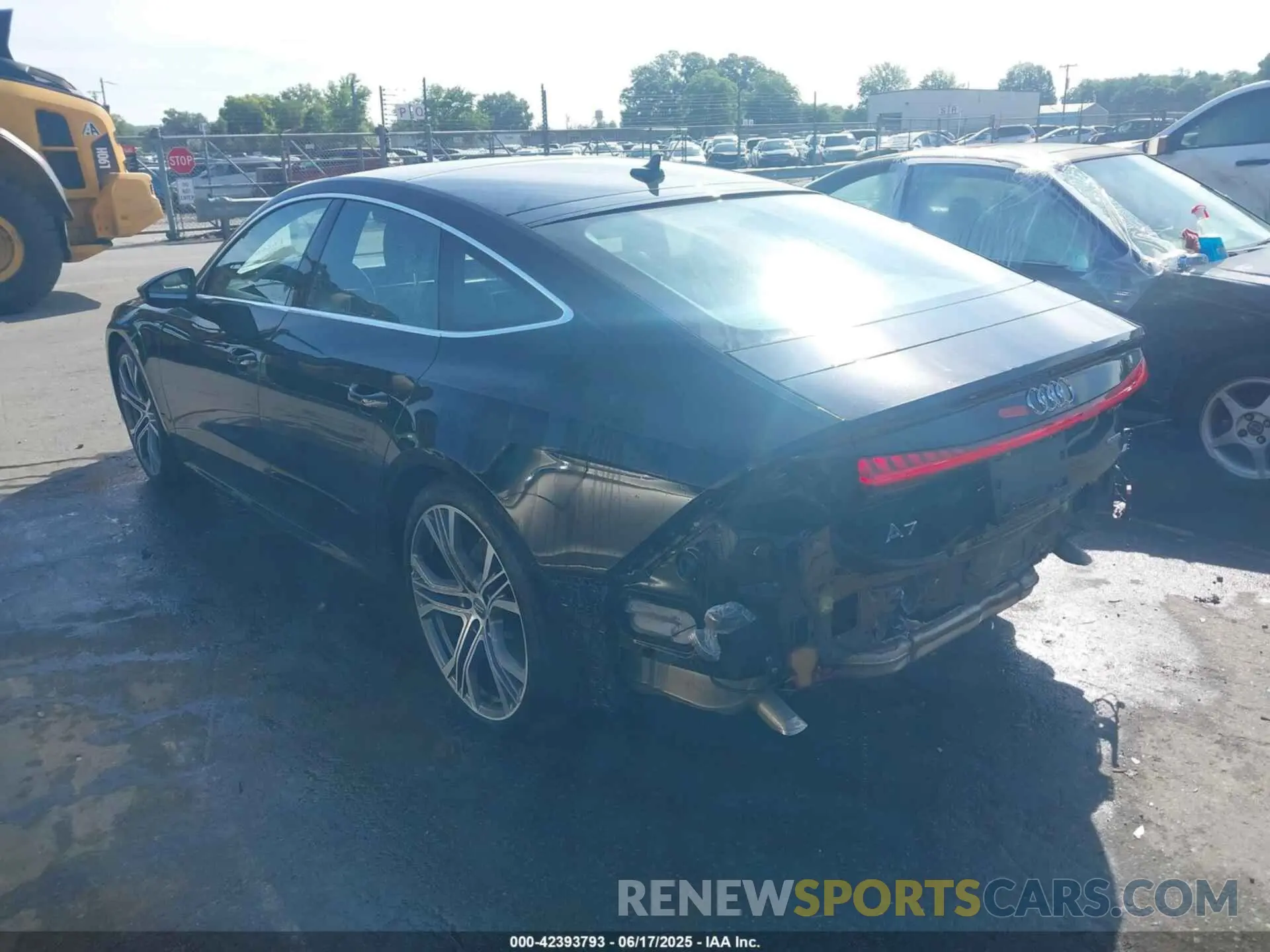 3 Photograph of a damaged car WAUV2AF21KN132315 AUDI A7 2019
