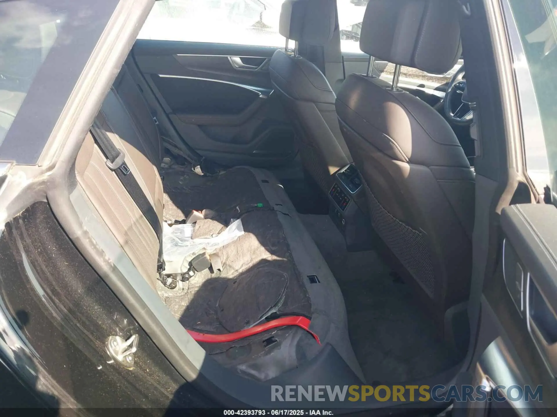 8 Photograph of a damaged car WAUV2AF21KN132315 AUDI A7 2019