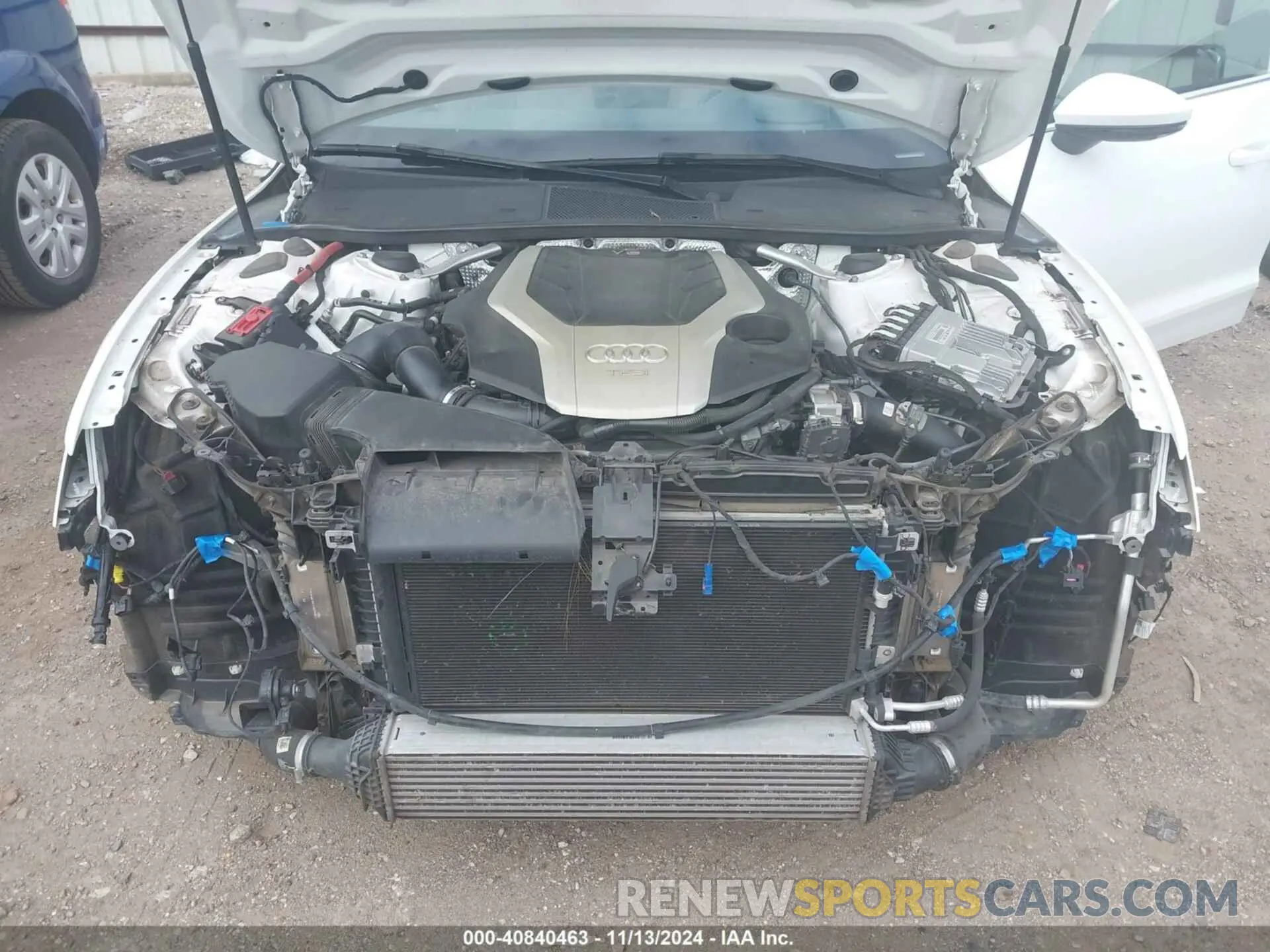 10 Photograph of a damaged car WAUV2AF22KN101994 AUDI A7 2019