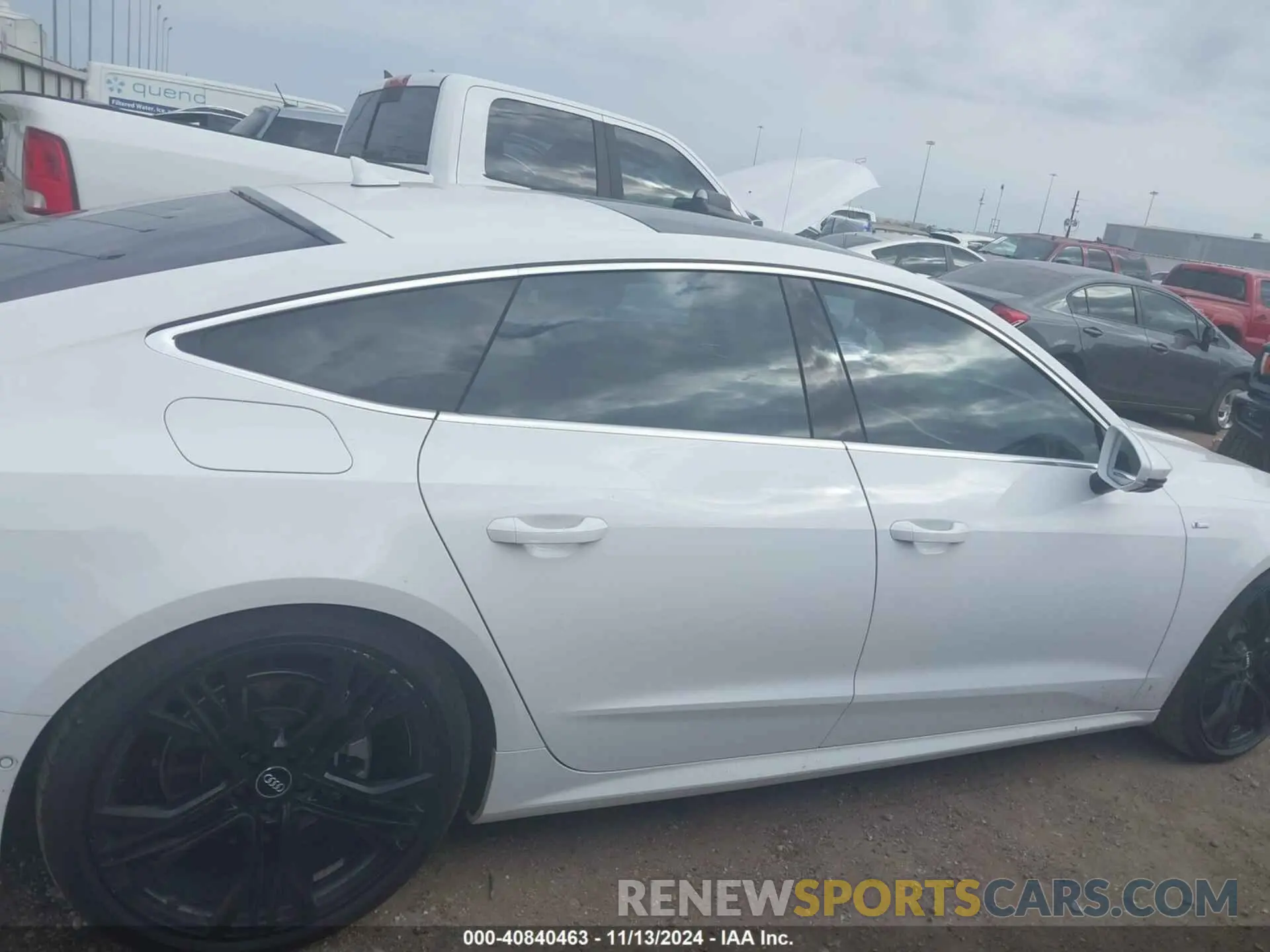 14 Photograph of a damaged car WAUV2AF22KN101994 AUDI A7 2019