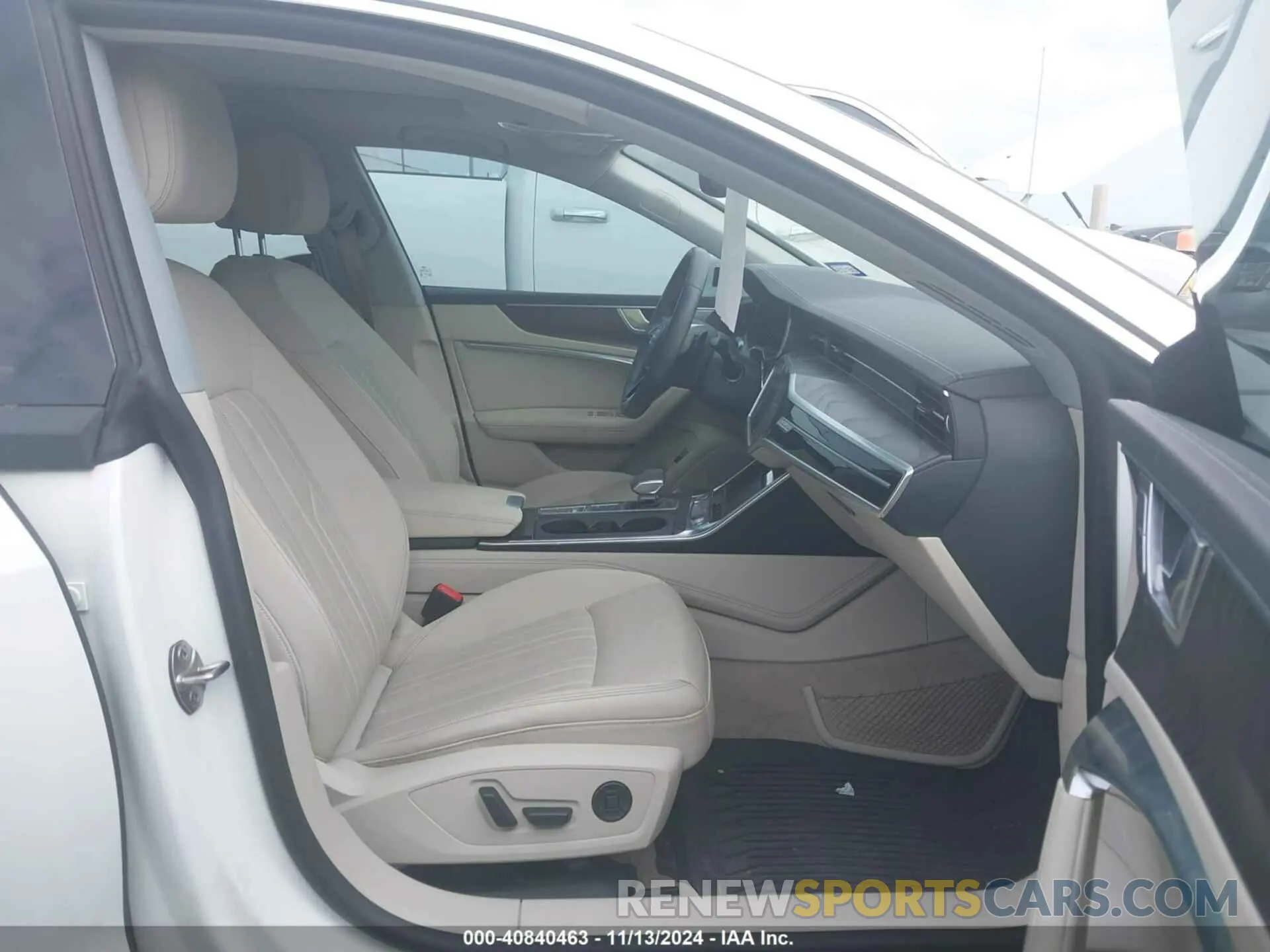 5 Photograph of a damaged car WAUV2AF22KN101994 AUDI A7 2019