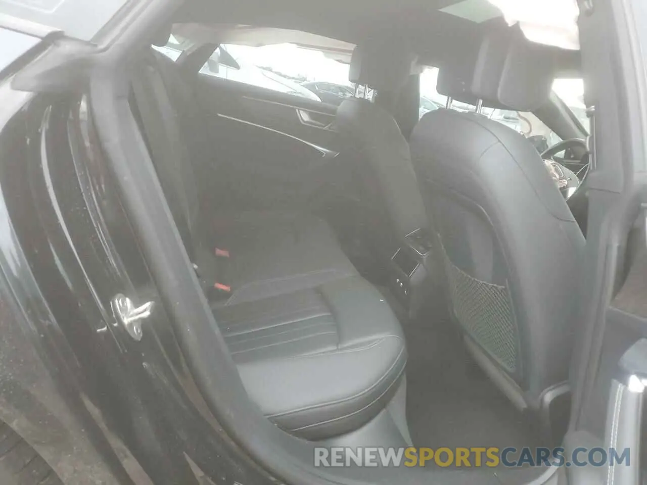 10 Photograph of a damaged car WAUV2AF22KN116818 AUDI A7 2019