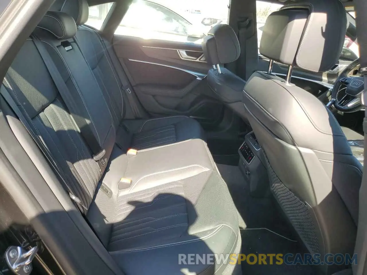 10 Photograph of a damaged car WAUV2AF23KN072344 AUDI A7 2019