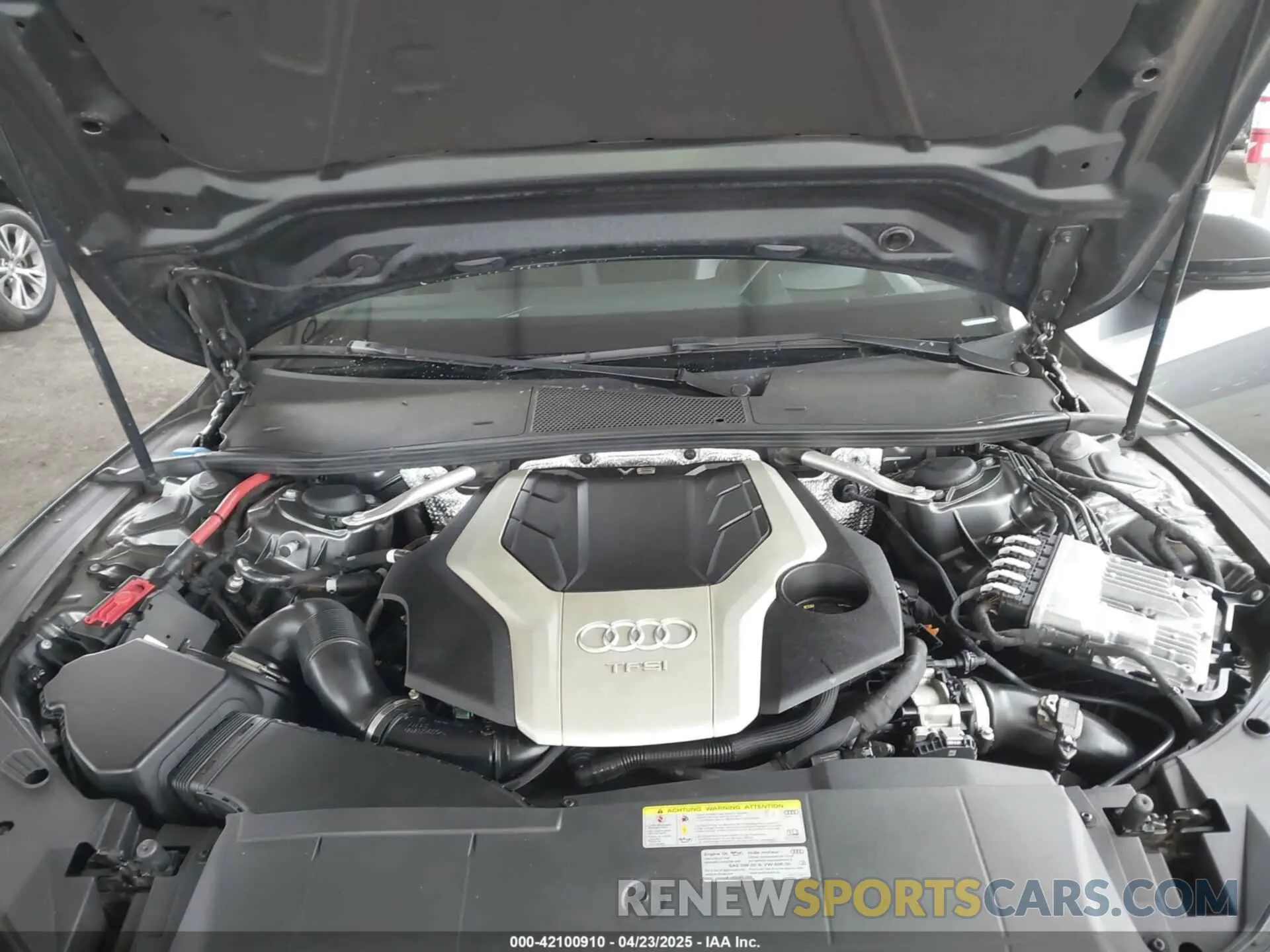10 Photograph of a damaged car WAUV2AF25KN022867 AUDI A7 2019
