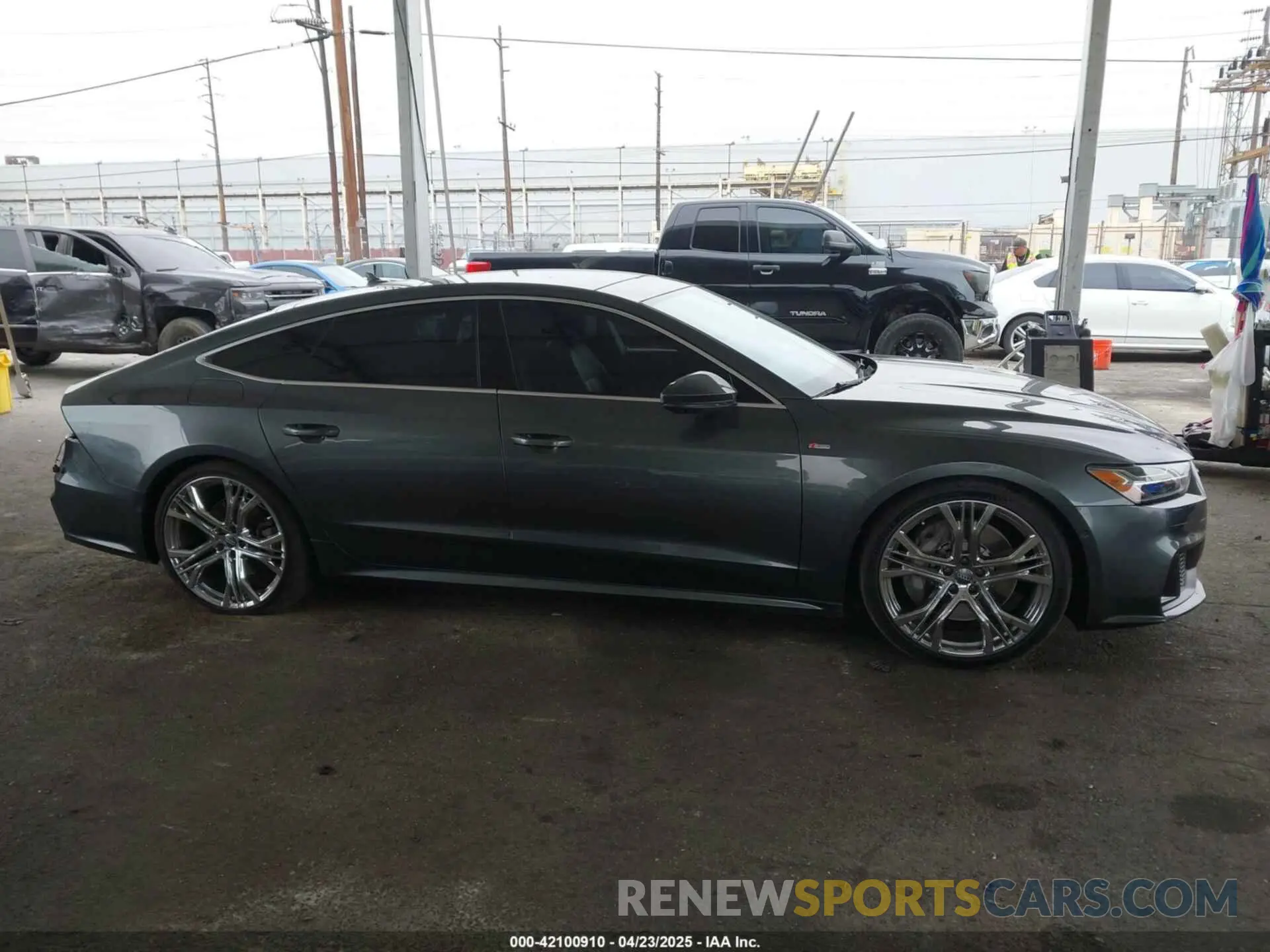 14 Photograph of a damaged car WAUV2AF25KN022867 AUDI A7 2019