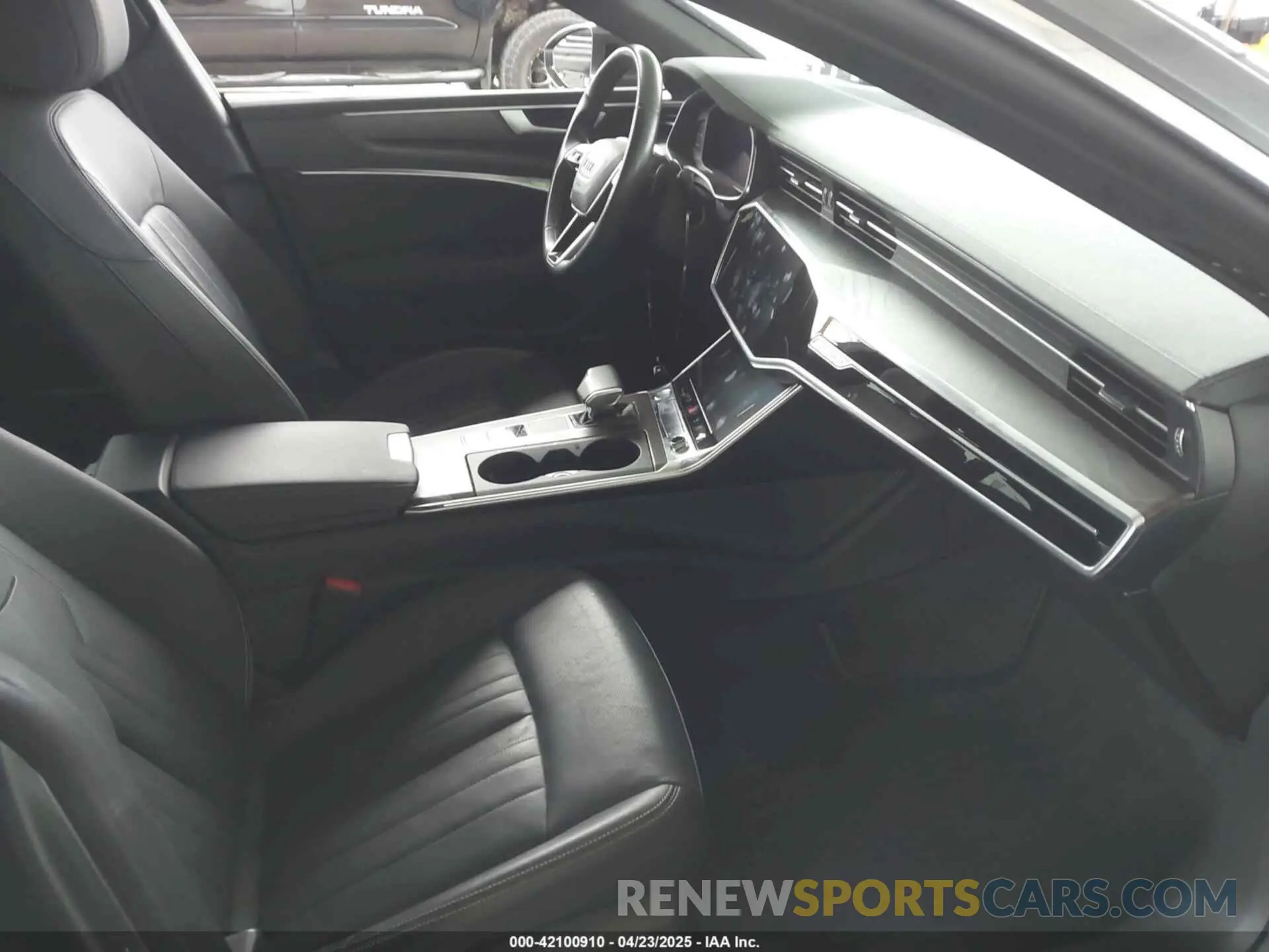 5 Photograph of a damaged car WAUV2AF25KN022867 AUDI A7 2019