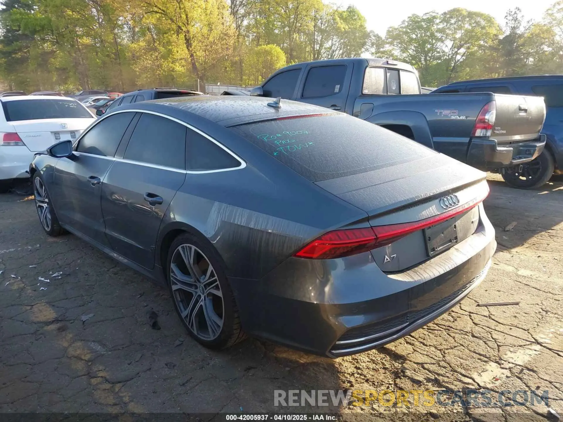 3 Photograph of a damaged car WAUV2AF25KN108812 AUDI A7 2019