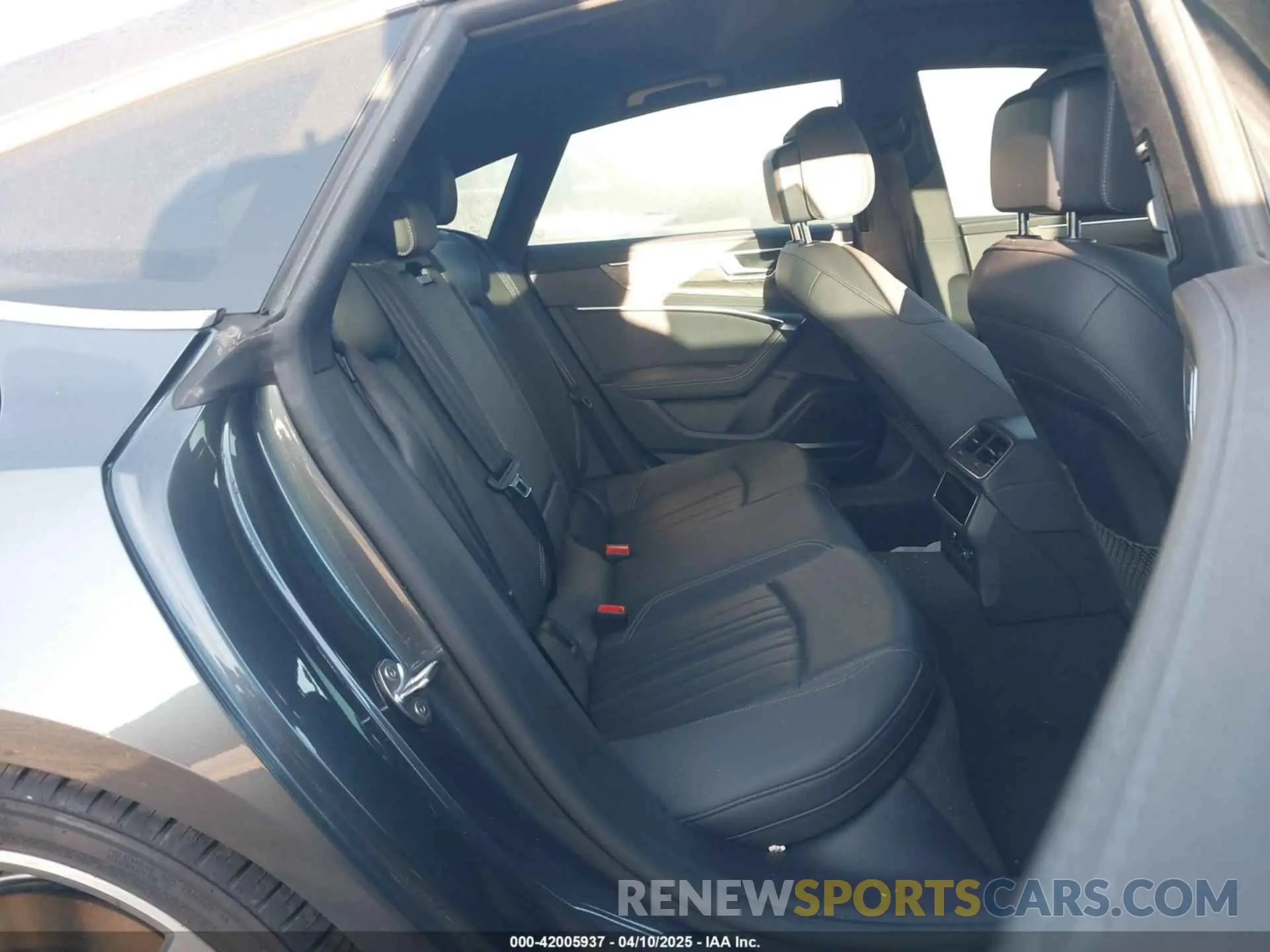 8 Photograph of a damaged car WAUV2AF25KN108812 AUDI A7 2019