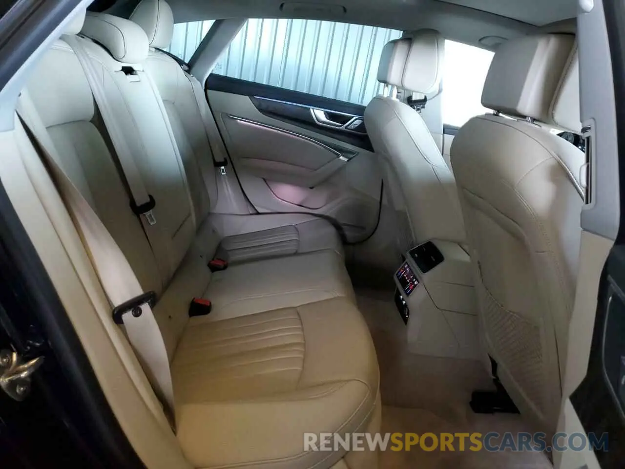 10 Photograph of a damaged car WAUV2AF25KN129823 AUDI A7 2019