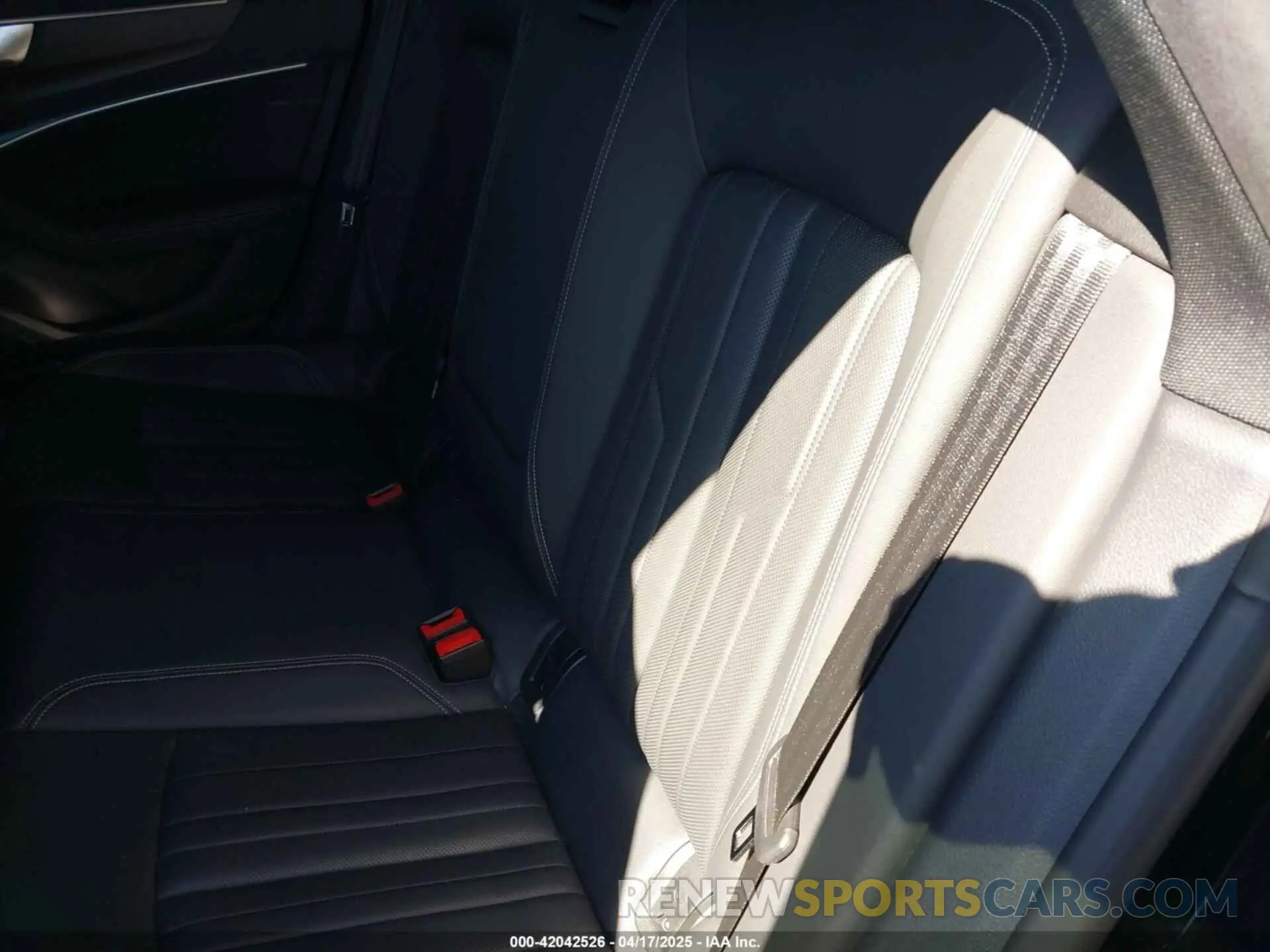 8 Photograph of a damaged car WAUV2AF27KN028931 AUDI A7 2019