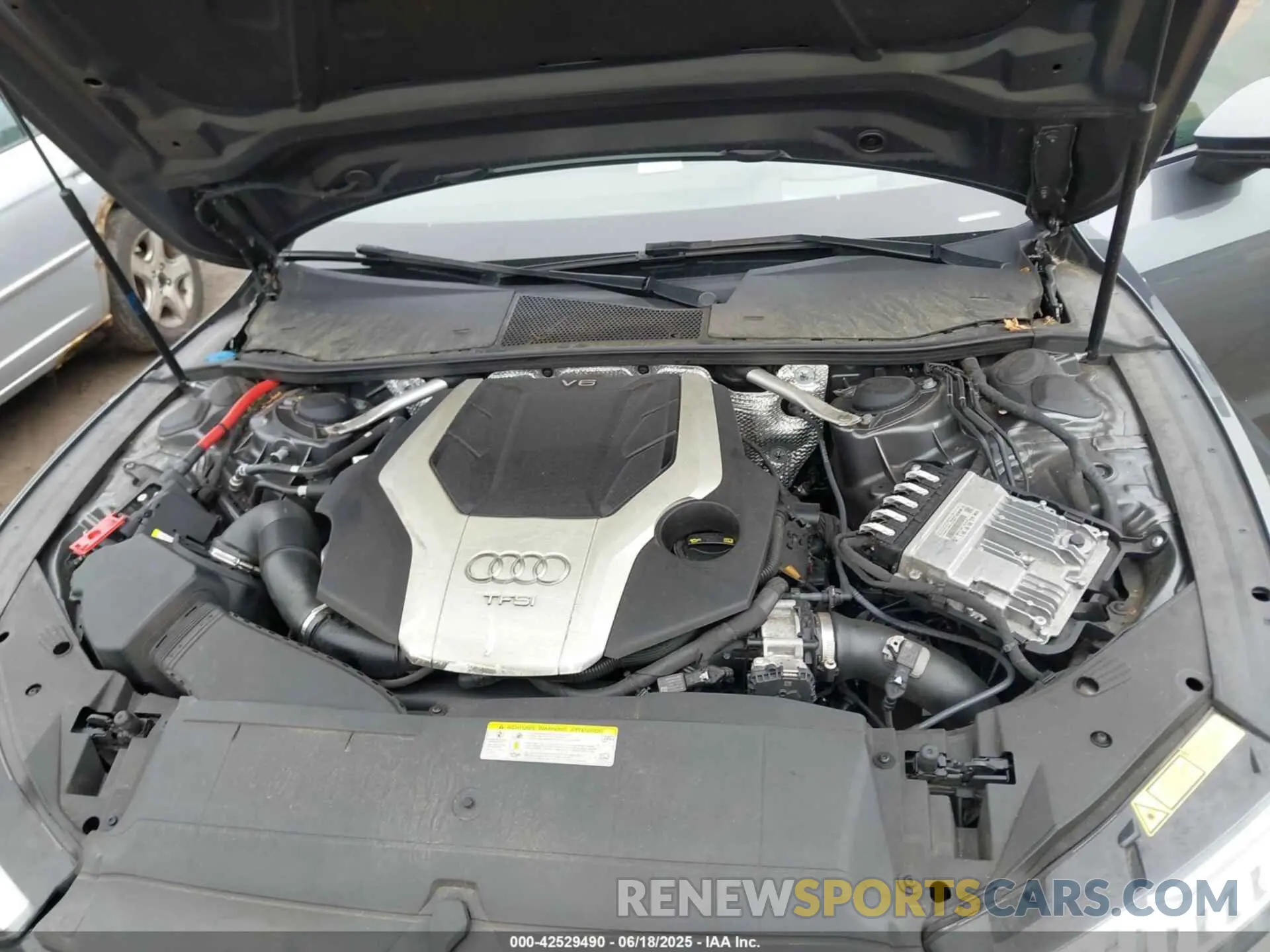 10 Photograph of a damaged car WAUV2AF29KN022385 AUDI A7 2019