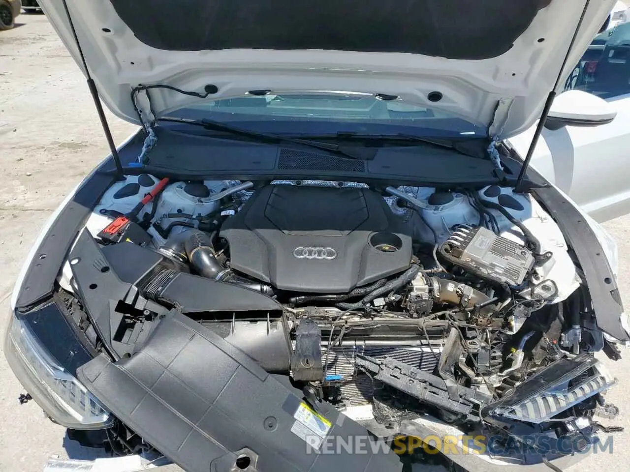 11 Photograph of a damaged car WAUV2BF27NN034321 AUDI A7 2022
