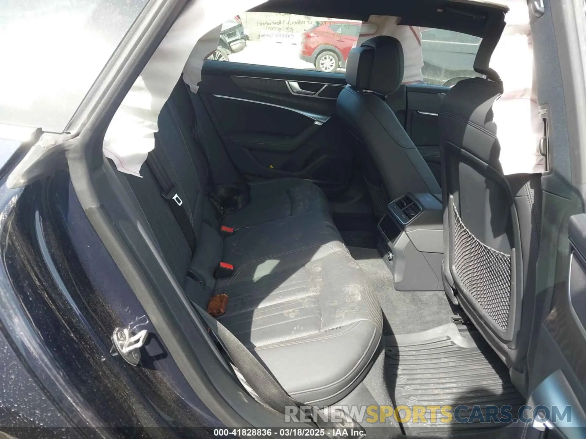 8 Photograph of a damaged car WAUU2AF21MN046713 AUDI A7 SPORTBACK 2021