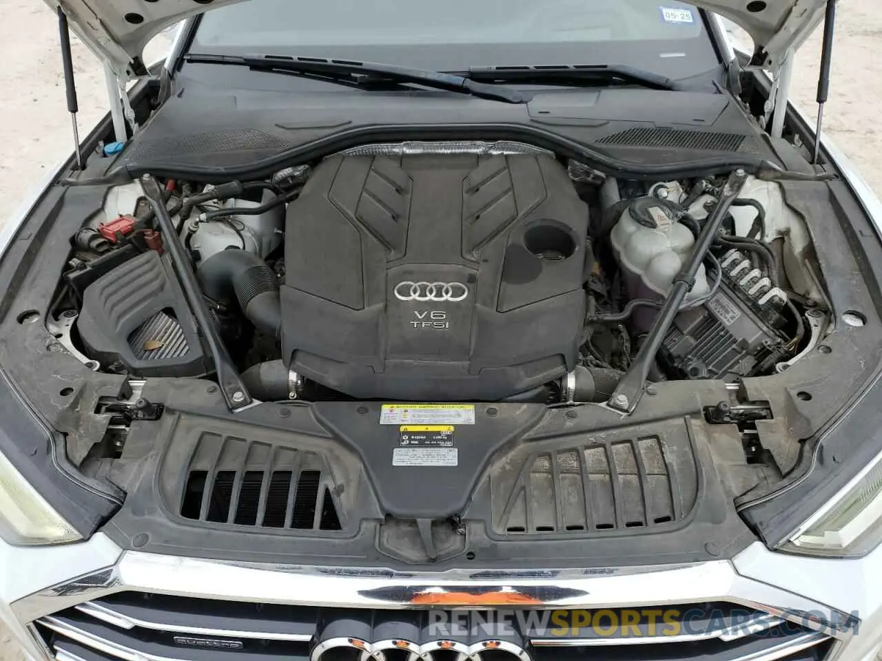 11 Photograph of a damaged car WAU8DAF82KN014043 AUDI A8 2019