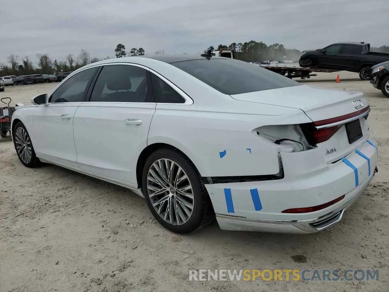 2 Photograph of a damaged car WAU8DAF82KN014043 AUDI A8 2019