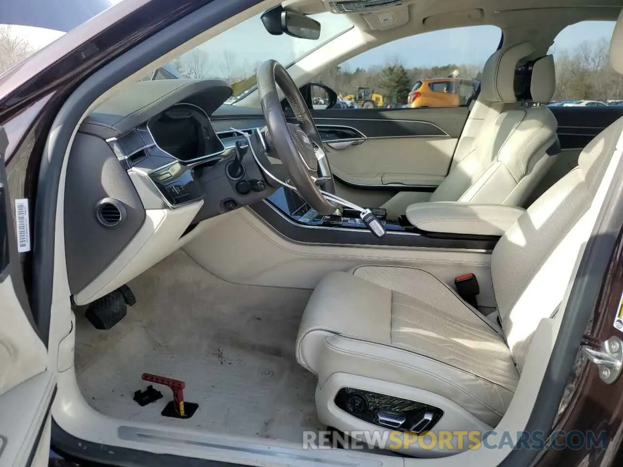 7 Photograph of a damaged car WAU8DAF83KN014441 AUDI A8 2019