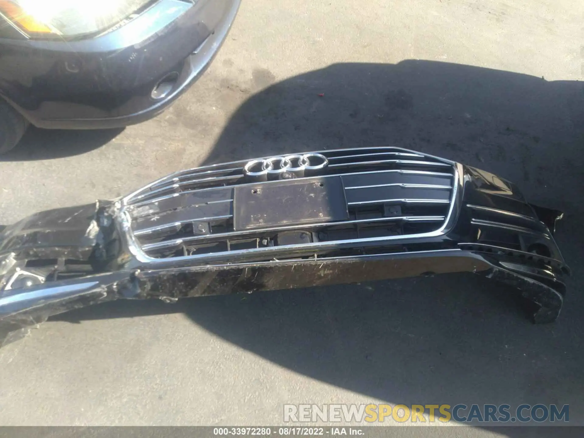12 Photograph of a damaged car WAU8DAF83KN018294 AUDI A8 2019