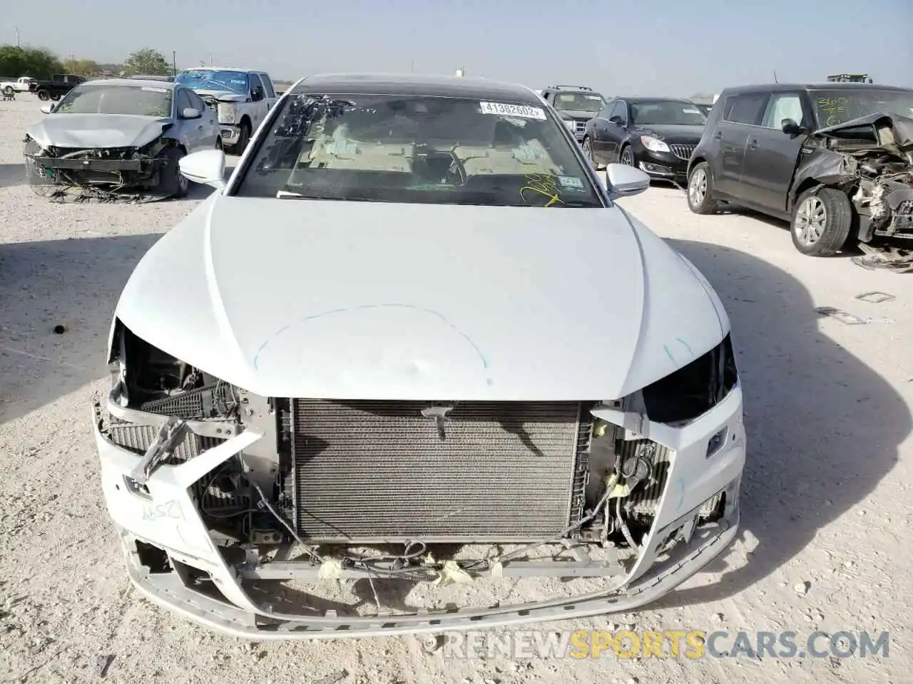 9 Photograph of a damaged car WAU8DAF84KN006364 AUDI A8 2019