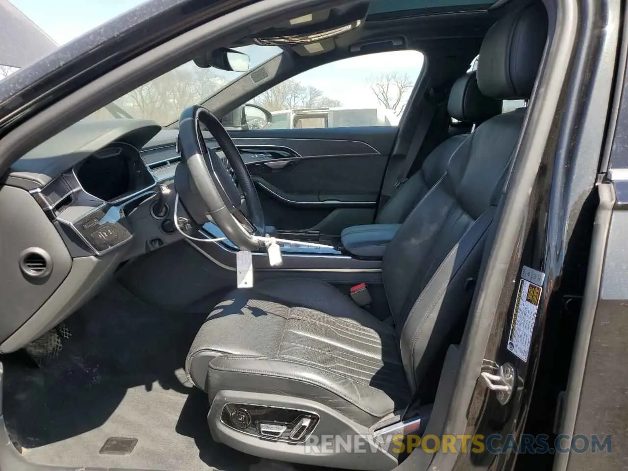 7 Photograph of a damaged car WAU8DAF85KN008608 AUDI A8 2019