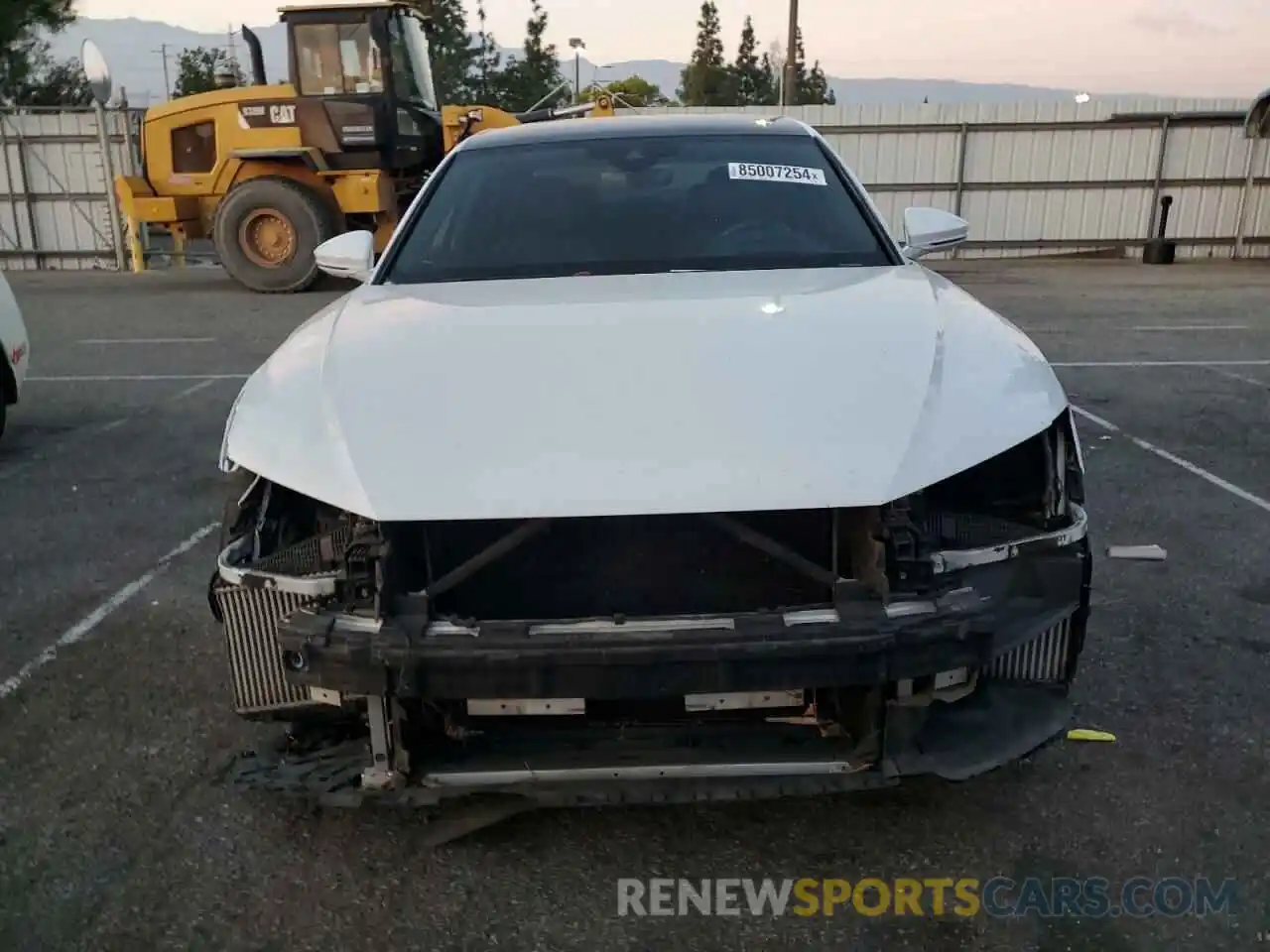 5 Photograph of a damaged car WAU8DAF86KN006978 AUDI A8 2019