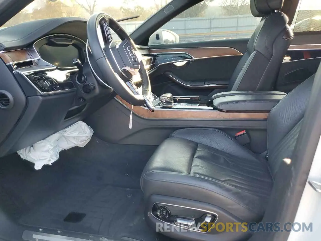 7 Photograph of a damaged car WAU8DAF86KN018337 AUDI A8 2019