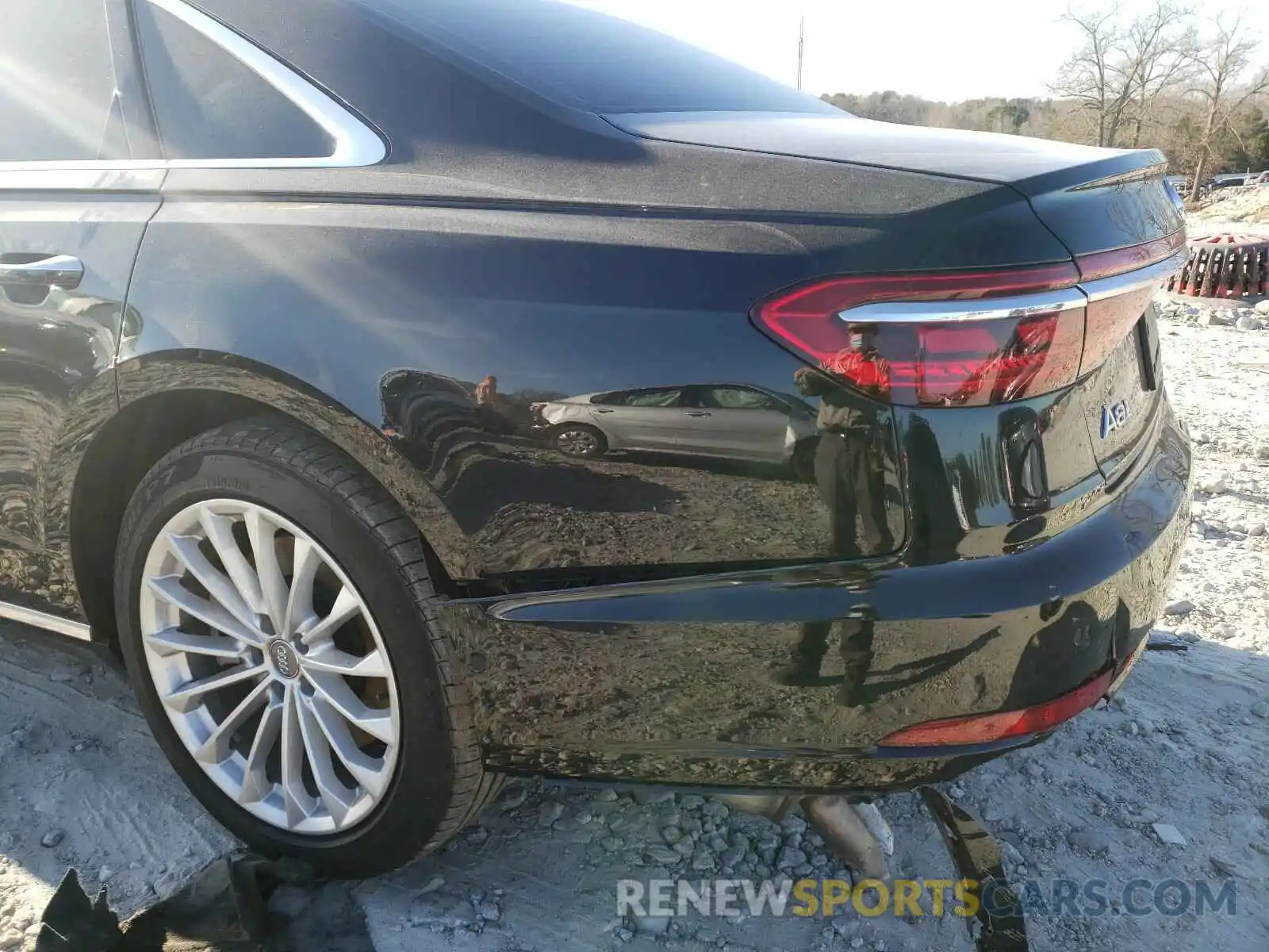 9 Photograph of a damaged car WAU8DAF87KN010229 AUDI A8 2019