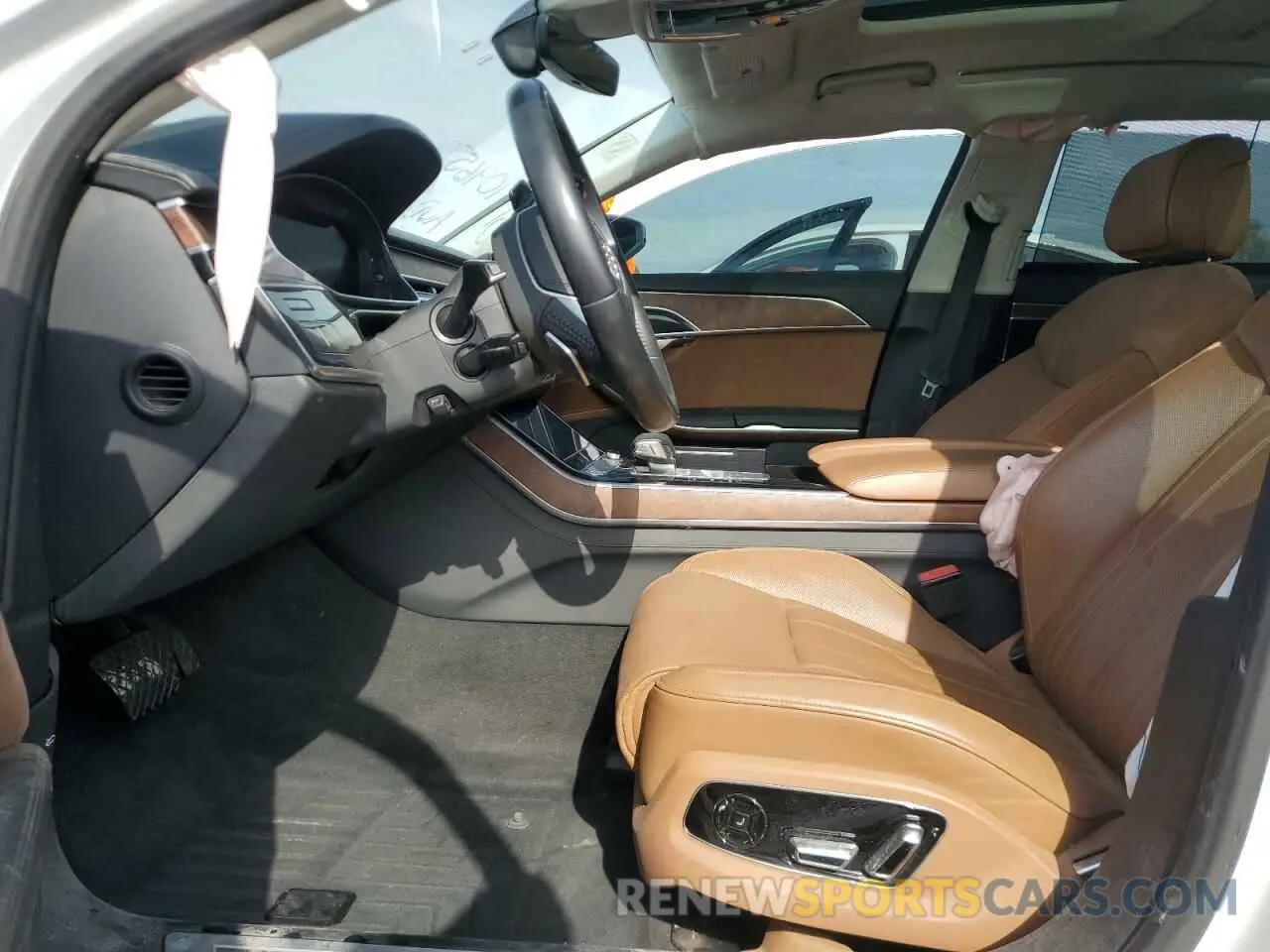 7 Photograph of a damaged car WAU8DAF87KN018640 AUDI A8 2019