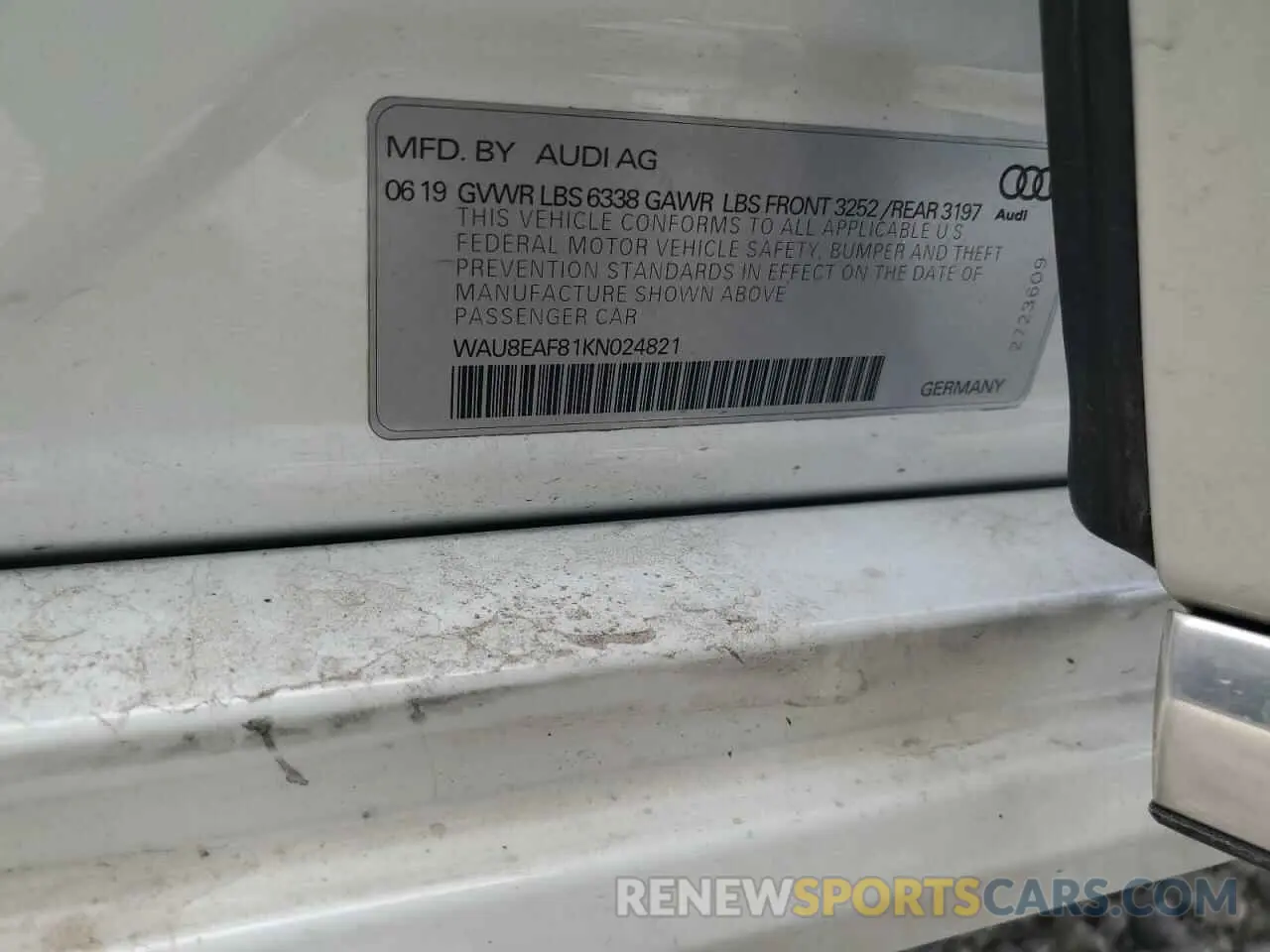 12 Photograph of a damaged car WAU8EAF81KN024821 AUDI A8 2019