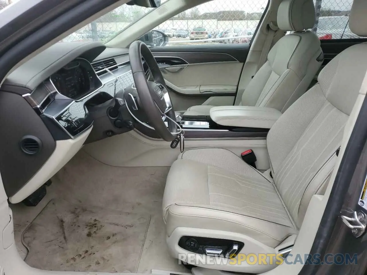 7 Photograph of a damaged car WAU8DAF84LN009010 AUDI A8 2020