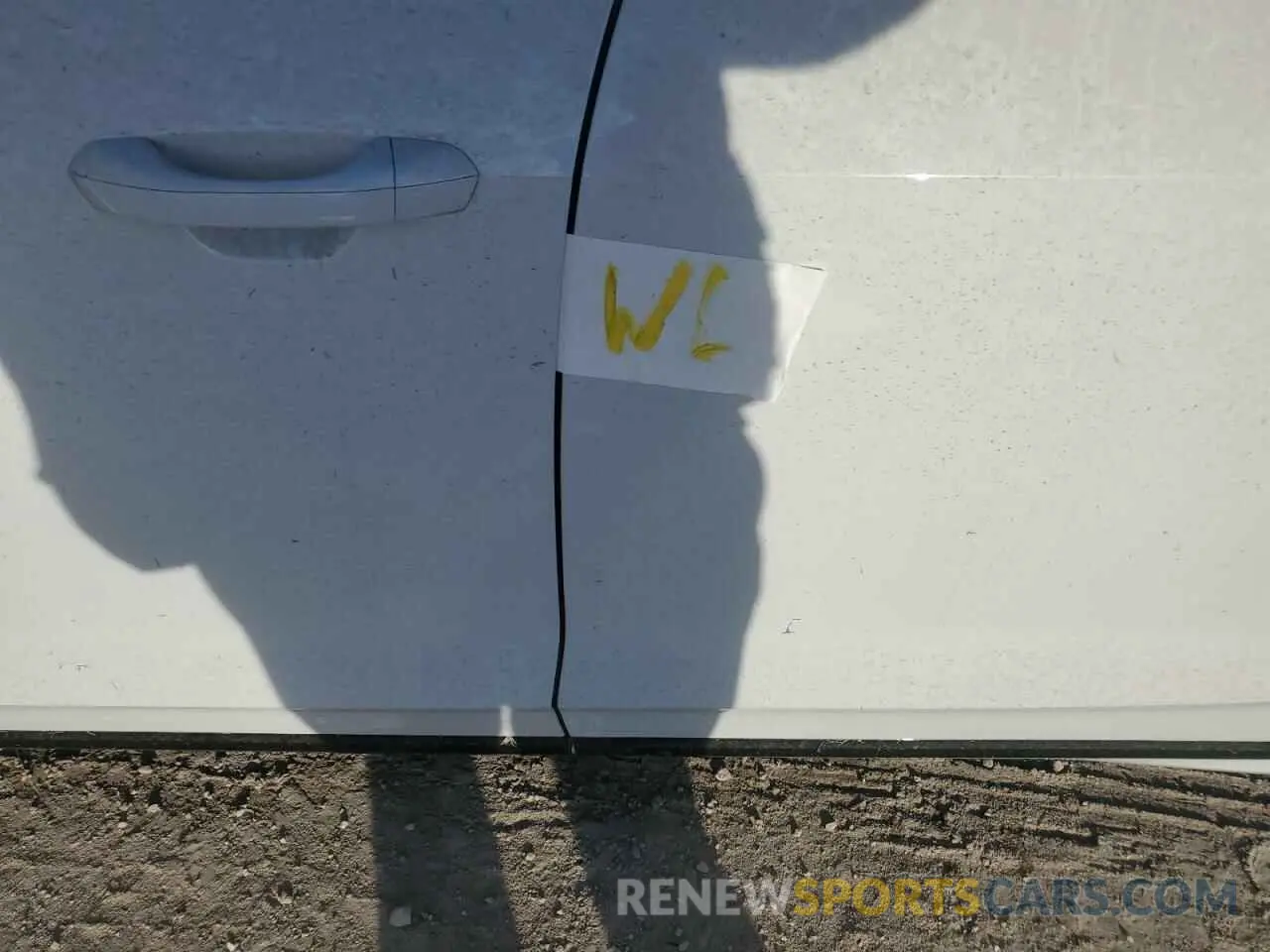 12 Photograph of a damaged car WAU8DAF86MN031902 AUDI A8 2021
