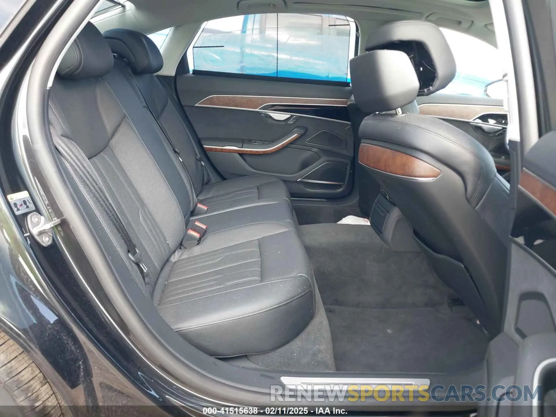 8 Photograph of a damaged car WAULDAF87NN001657 AUDI A8 2022
