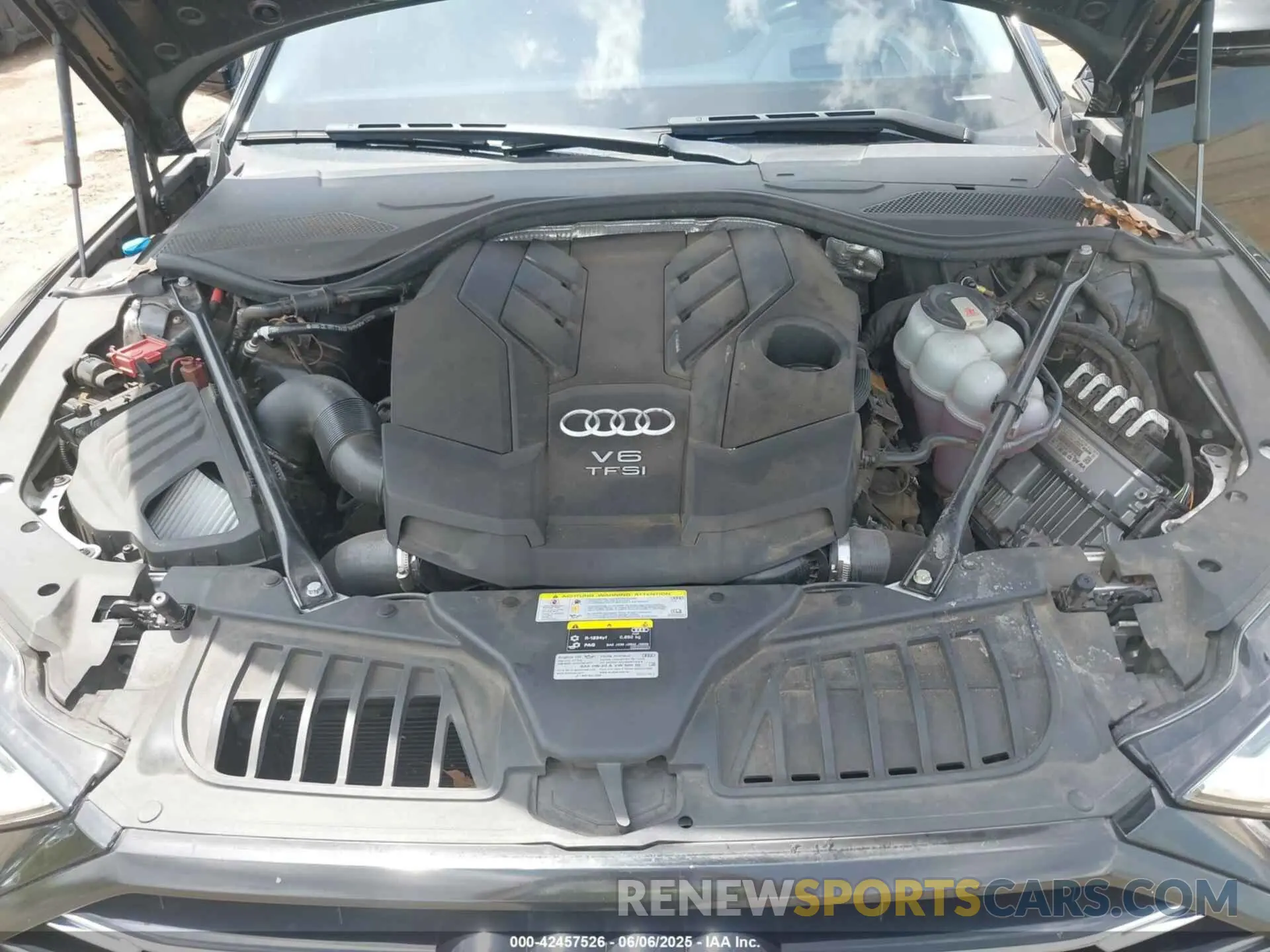 10 Photograph of a damaged car WAU8DAF80KN005065 AUDI A8 L 2019